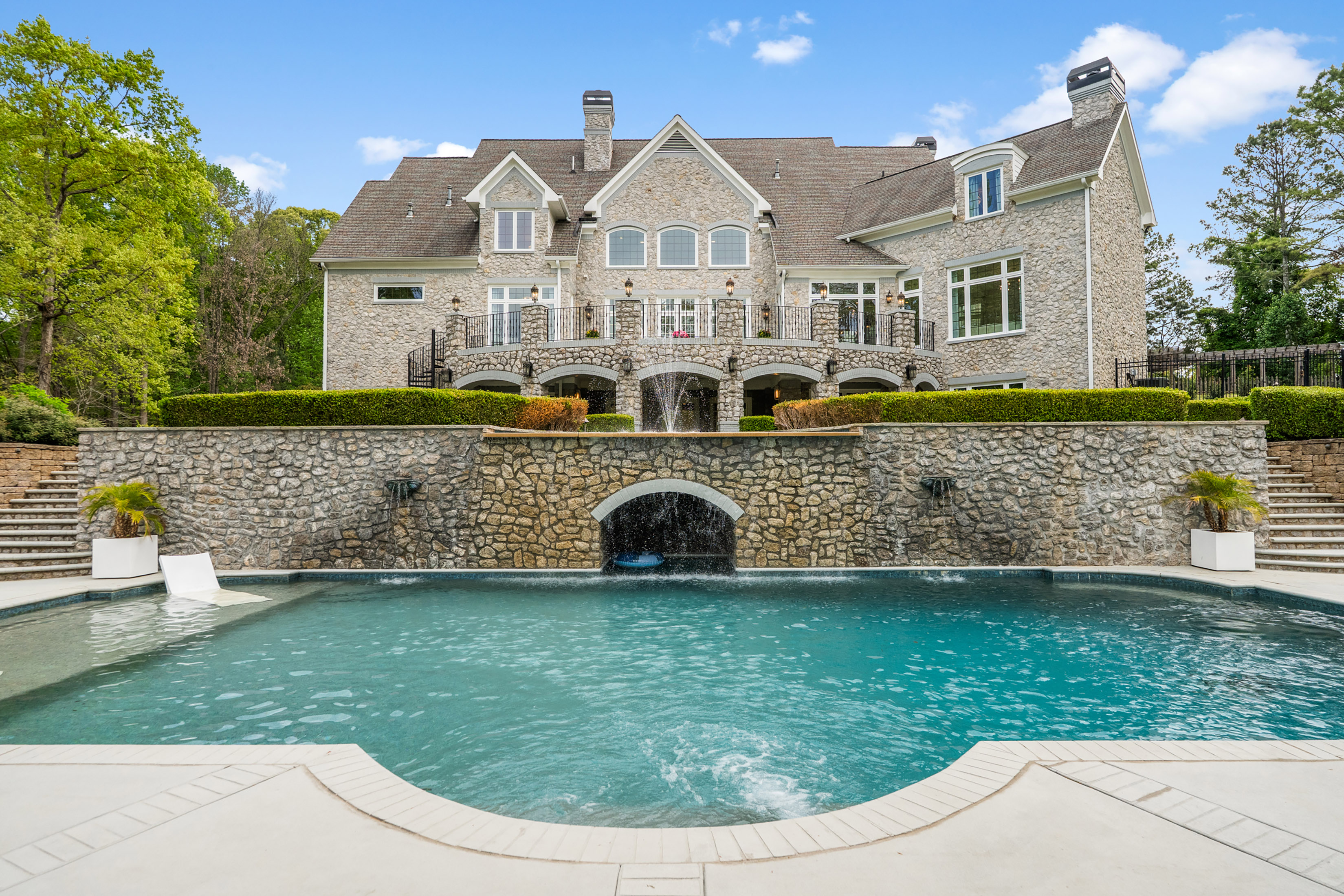  Experience Elevated Living in this Exceptional Estate-Style Residence - 物件實景