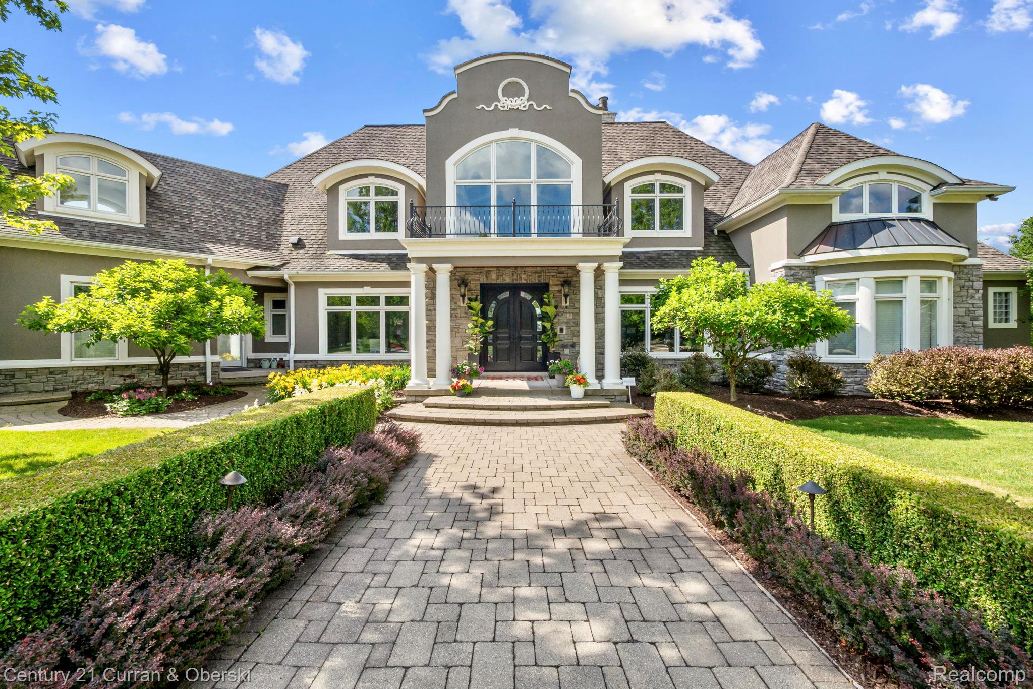 South Lyon, Michigan, 48178, United States, 6 Bedrooms Bedrooms, ,8 BathroomsBathrooms,Residential,For Sale,1914337