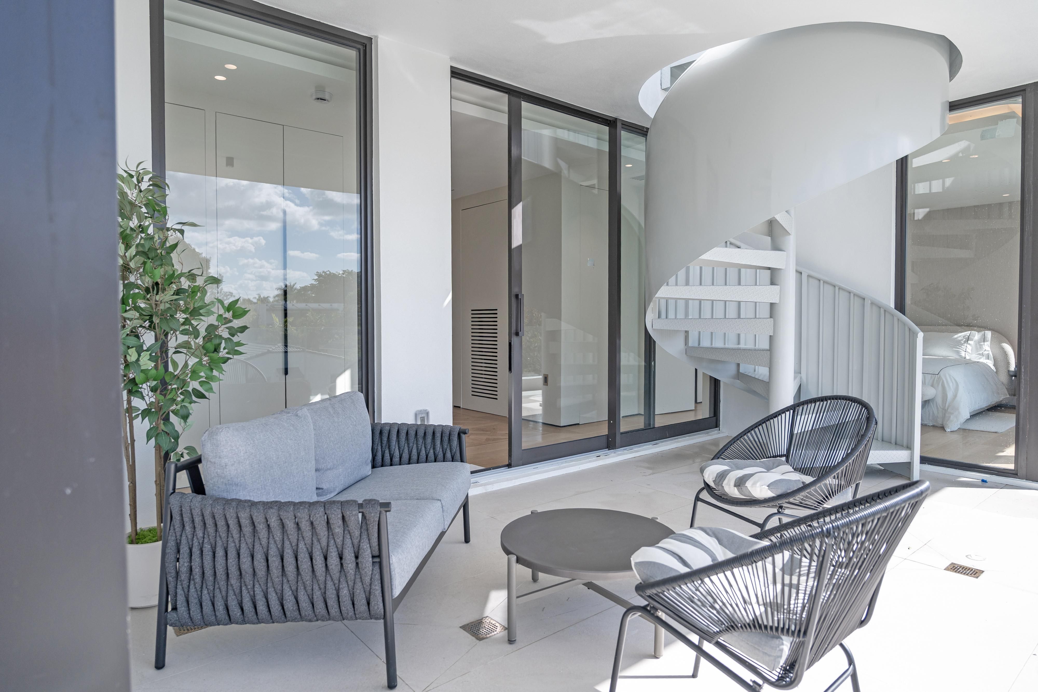  1045 W 47th Ct, Miami Beach, FL, 33140 - 物件實景