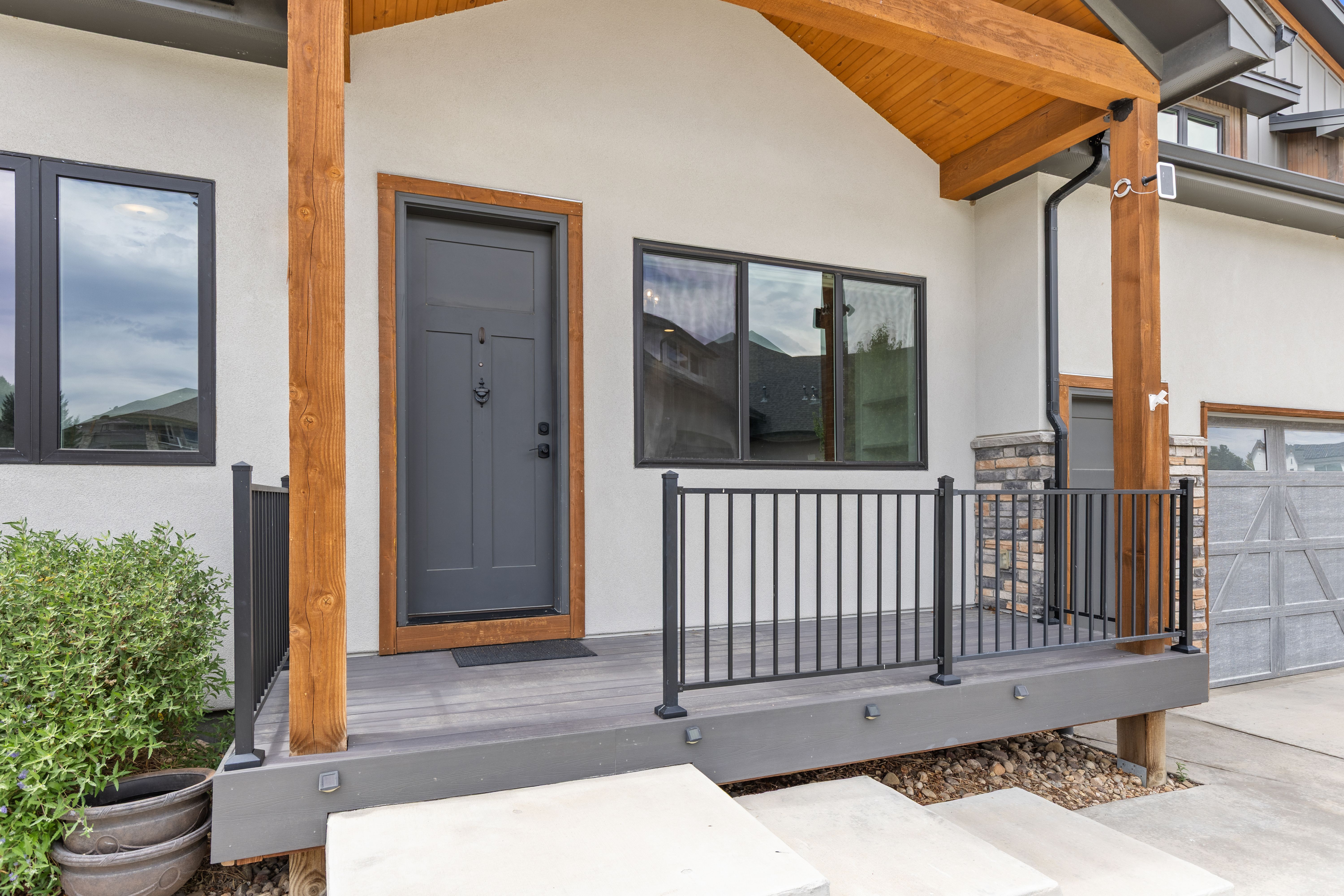 Amazing Opportunity For Multigenerational Living - 物件實景