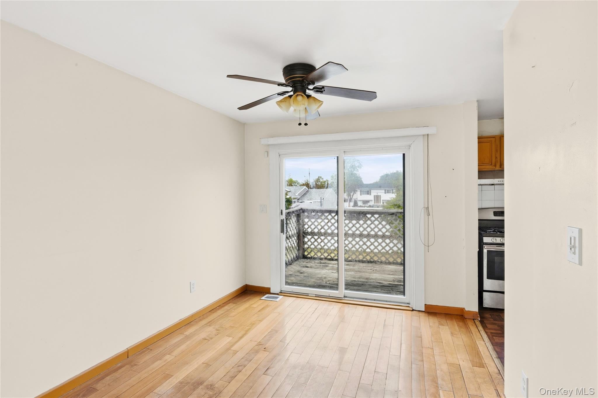 Selden, New York, 11784, United States, 5 Bedrooms Bedrooms, ,2 BathroomsBathrooms,Residential,For Sale,2049054