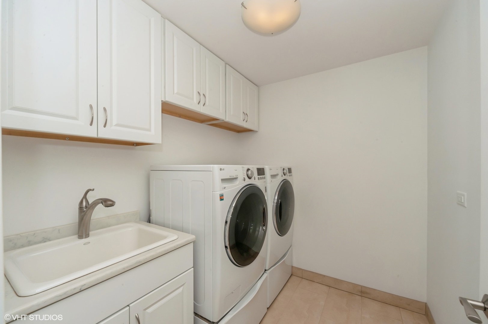 Lake Forest, Illinois, 60045, United States, 3 Bedrooms Bedrooms, ,5 BathroomsBathrooms,Residential,For Sale,1794834