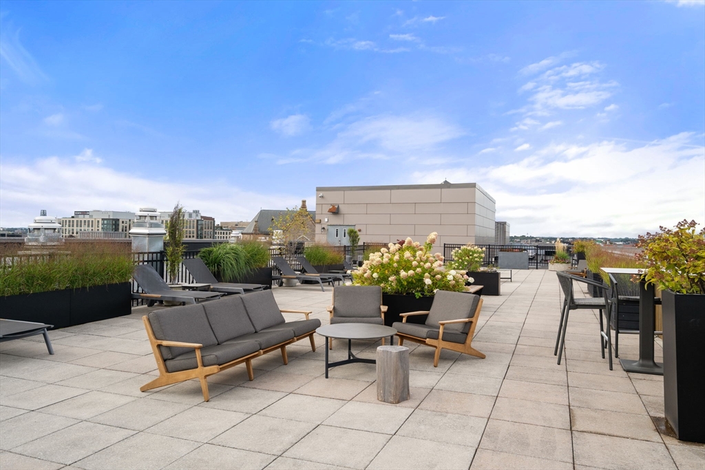 Boston, Massachusetts, 02118, United States, 1 Bedroom Bedrooms, ,1 BathroomBathrooms,Residential,For Sale,1950735