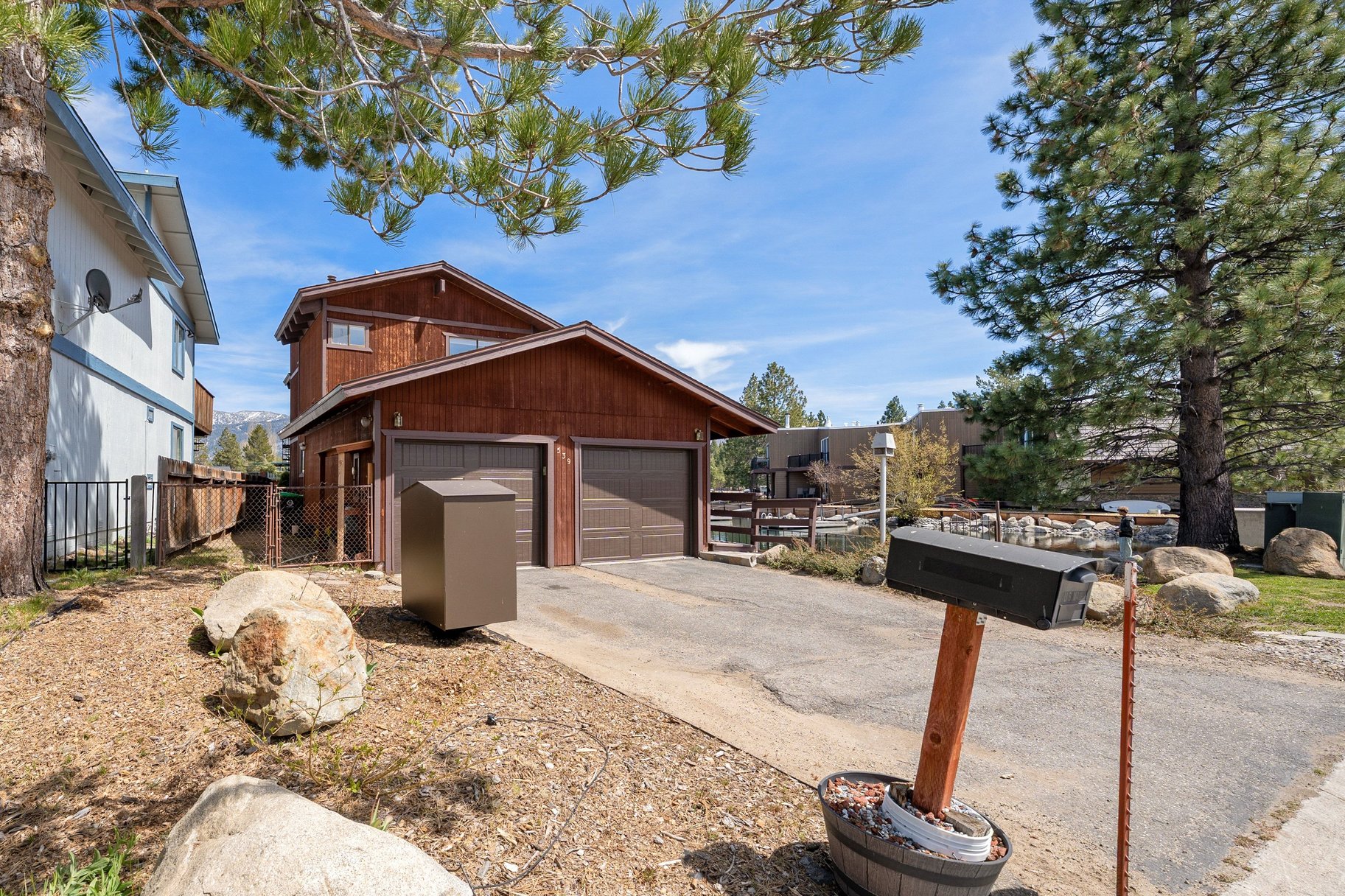  Tahoe Keys Charmer with Stunning Views - 物件實景