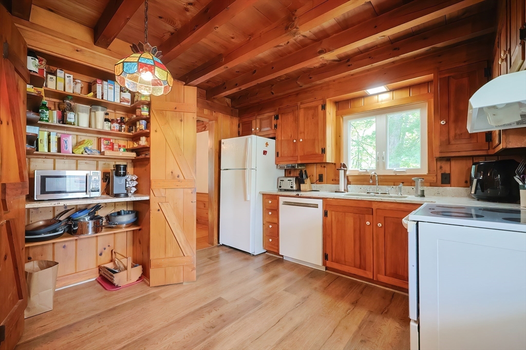 Ayer, Massachusetts, 01432, United States, 4 Bedrooms Bedrooms, ,3 BathroomsBathrooms,Residential,For Sale,1896806
