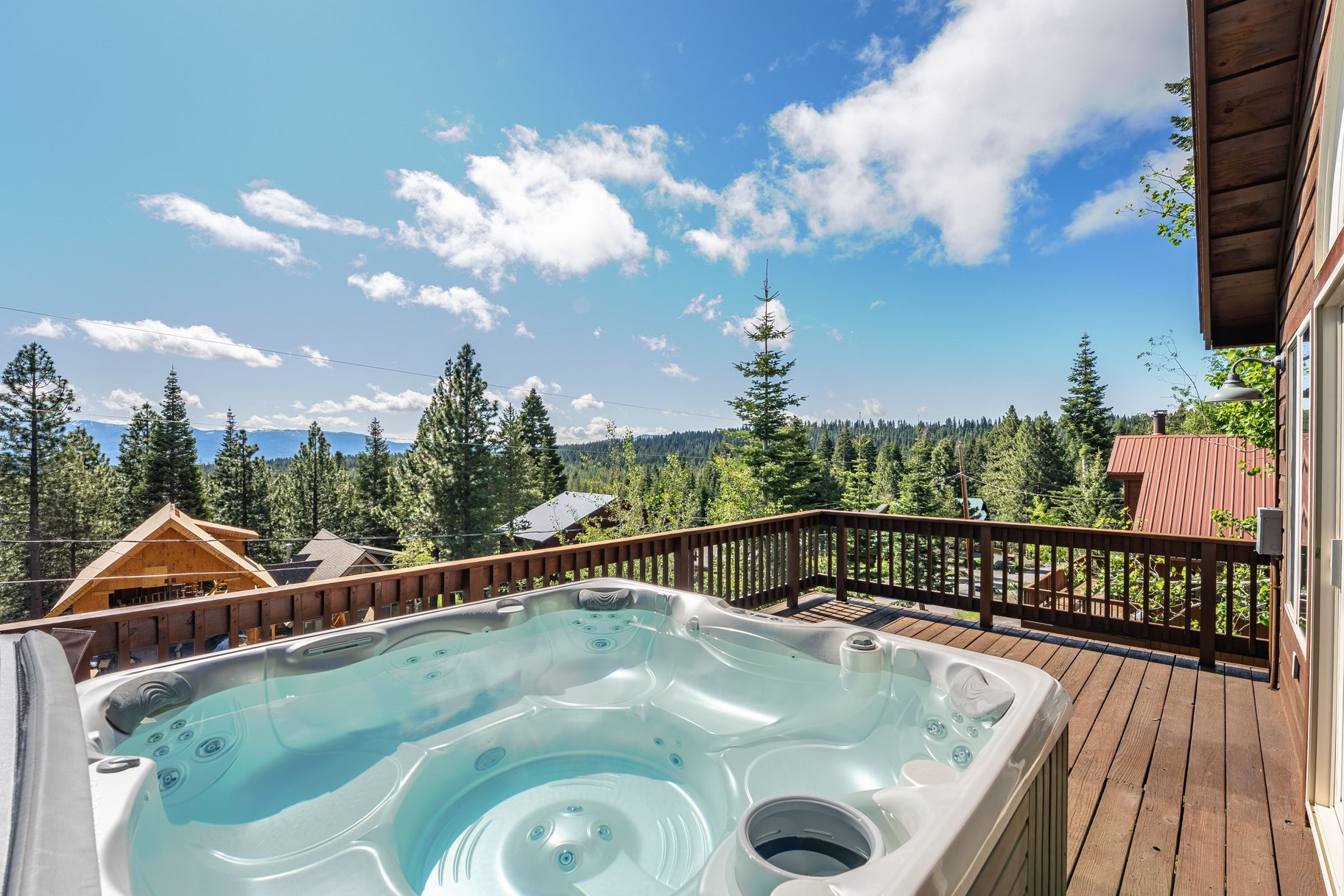  Modern Tahoe Donner Retreat with Panoramic Mountain Views & Elevated Living - 物件實景