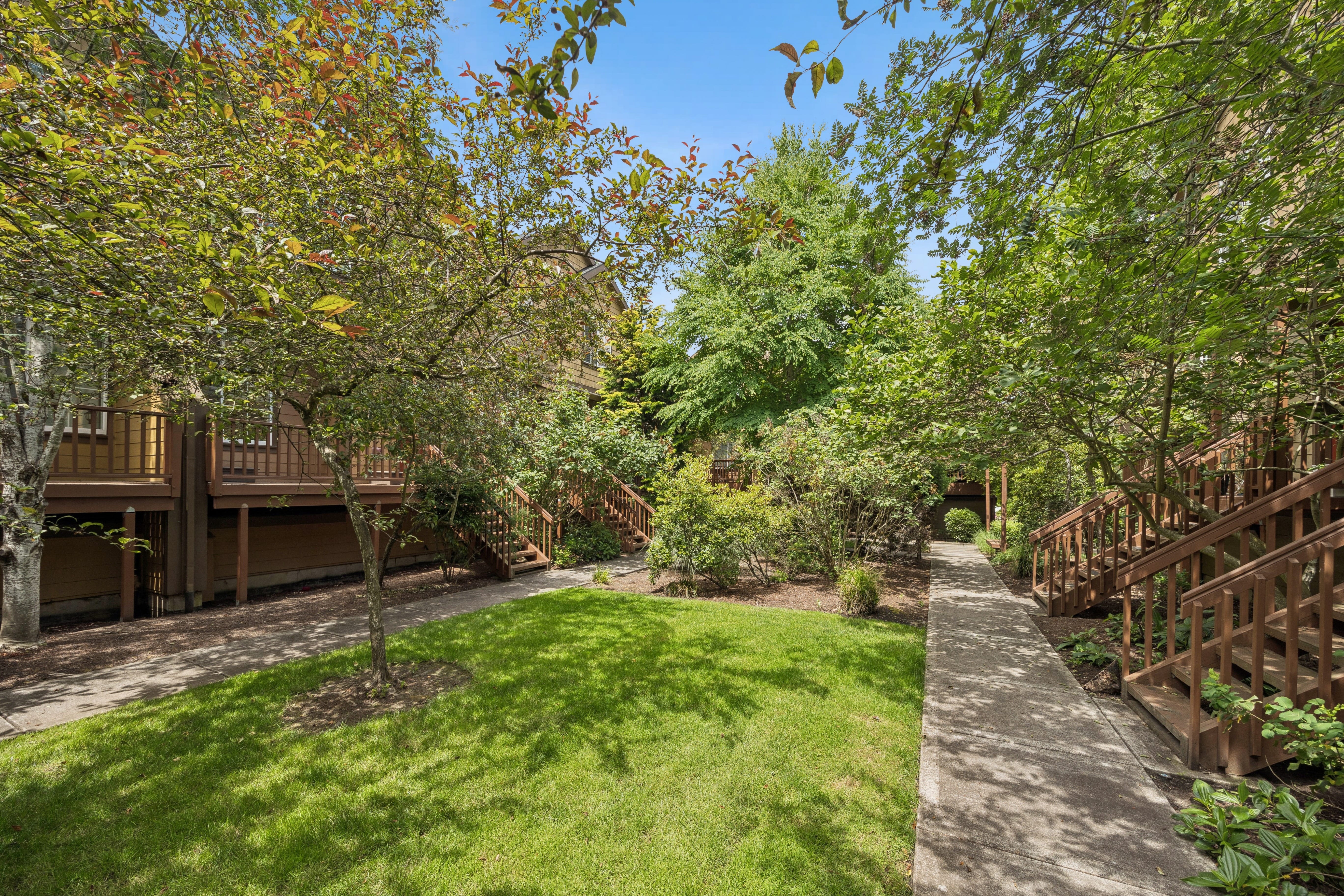  16220 SW BASELINE RD Beaverton, OR 97006 - 物件實景