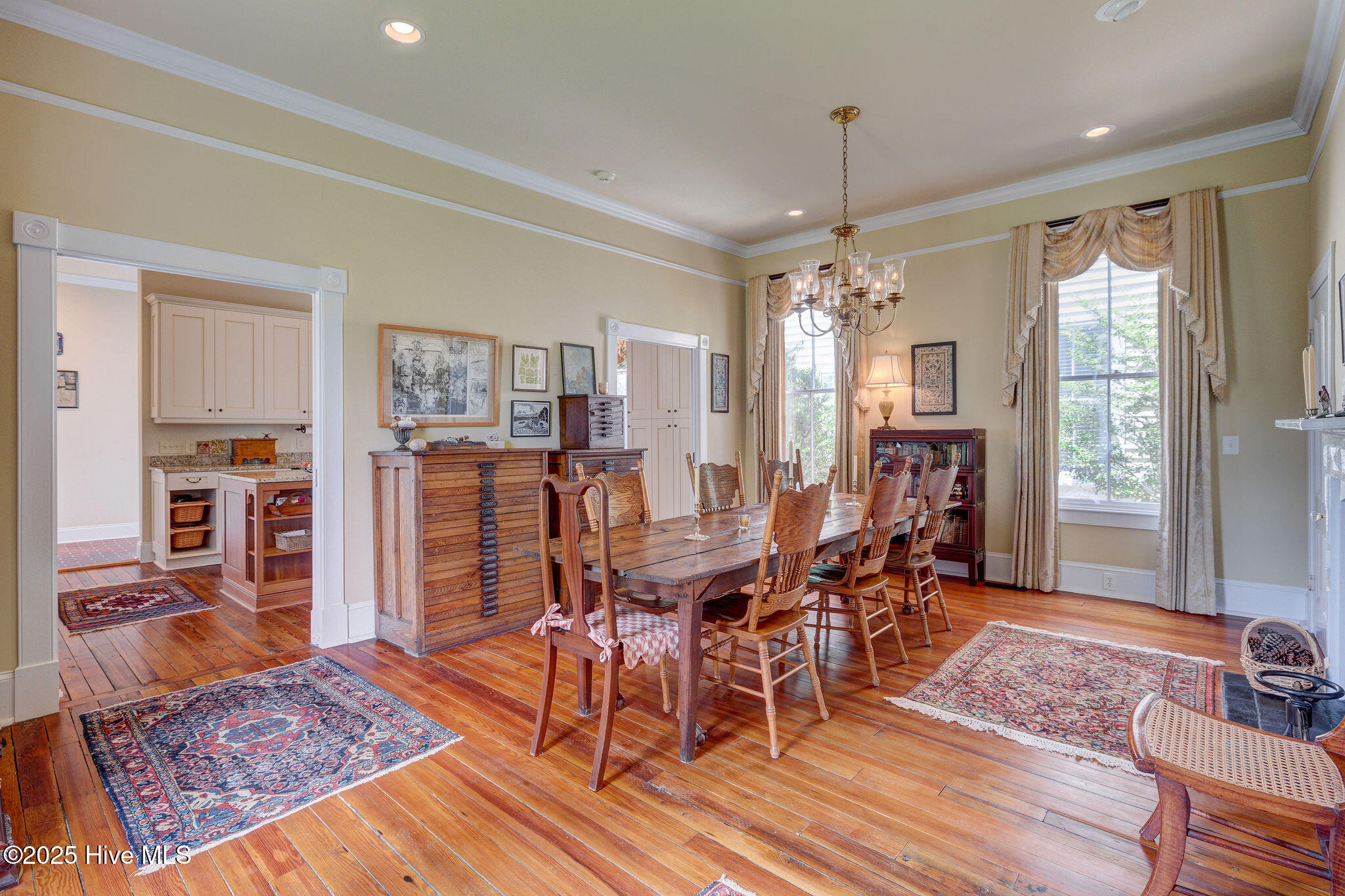 Wilmington, North Carolina, 28401, United States, 4 Bedrooms Bedrooms, ,3 BathroomsBathrooms,Residential,For Sale,1874502