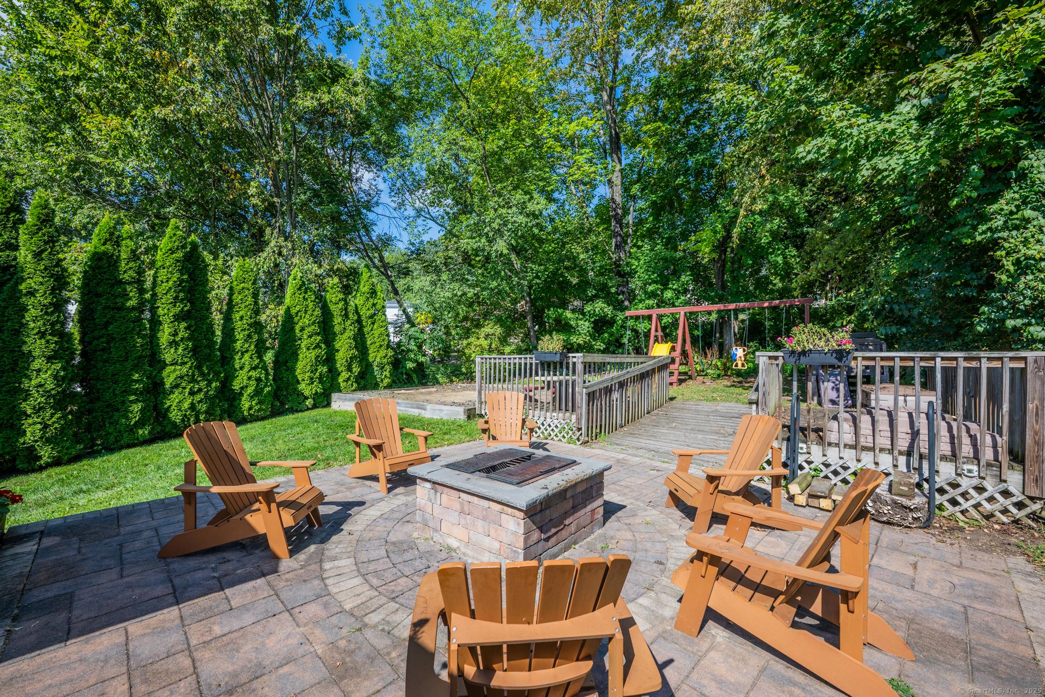 Naugatuck, Connecticut, 06770, United States, 4 Bedrooms Bedrooms, ,3 BathroomsBathrooms,Residential,For Sale,1937720