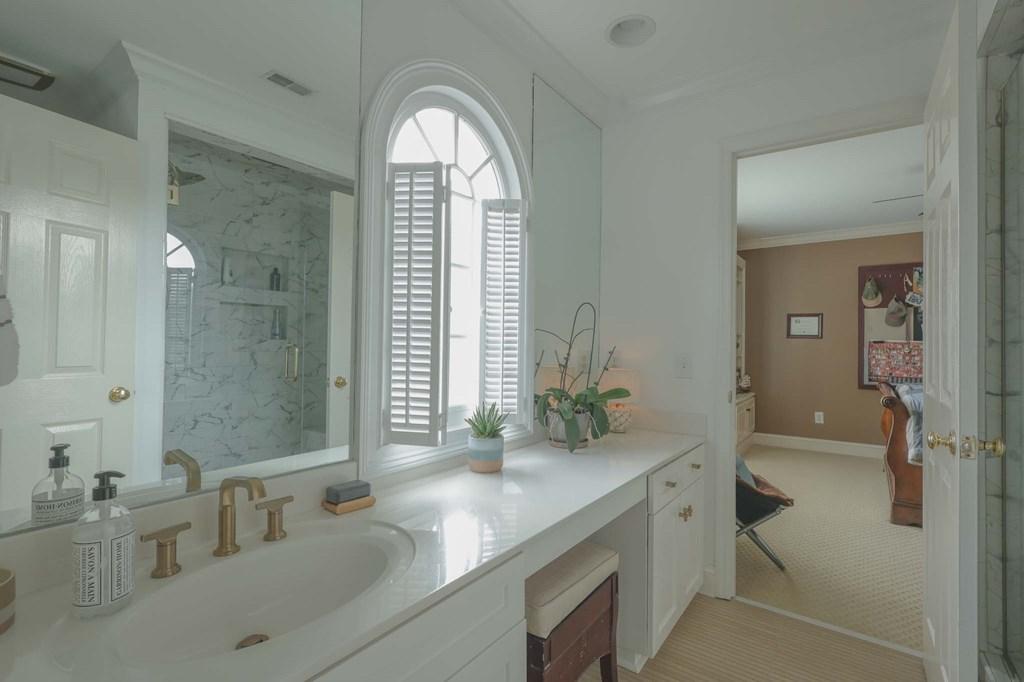 DALTON, Georgia, 30720, United States, 4 Bedrooms Bedrooms, ,4 BathroomsBathrooms,Residential,For Sale,2003034