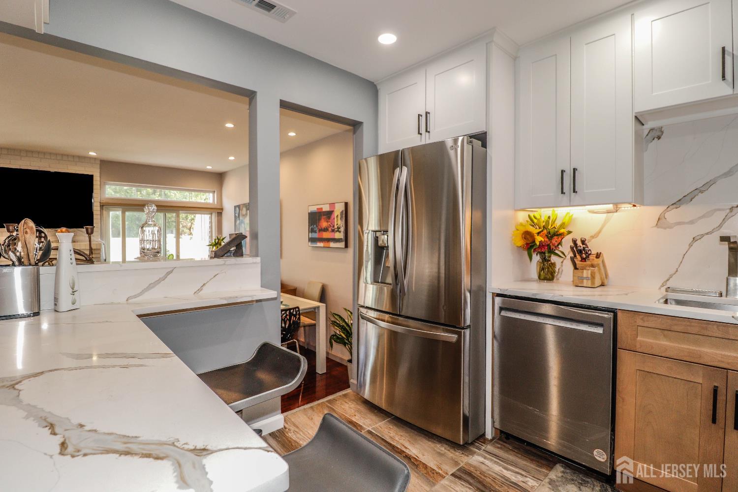 Sayreville, New Jersey, 08859, United States, 2 Bedrooms Bedrooms, ,3 BathroomsBathrooms,Residential,For Sale,1963206