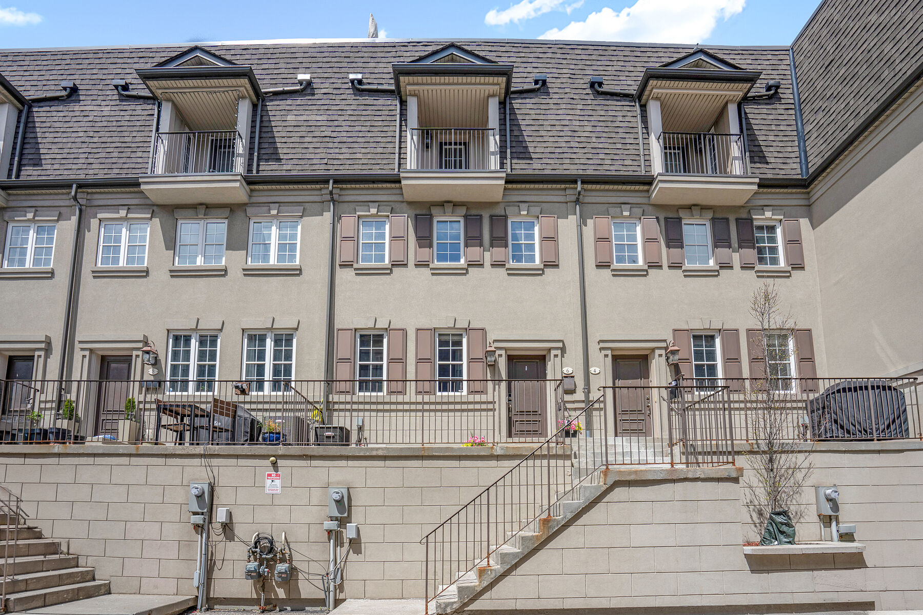  Rare Forest Hill Townhome - 物件實景