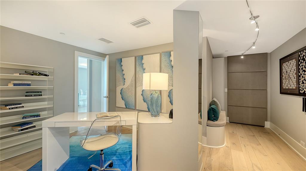 Sarasota, Florida, 34236, United States, 3 Bedrooms Bedrooms, ,4 BathroomsBathrooms,Residential,For Sale,1996968