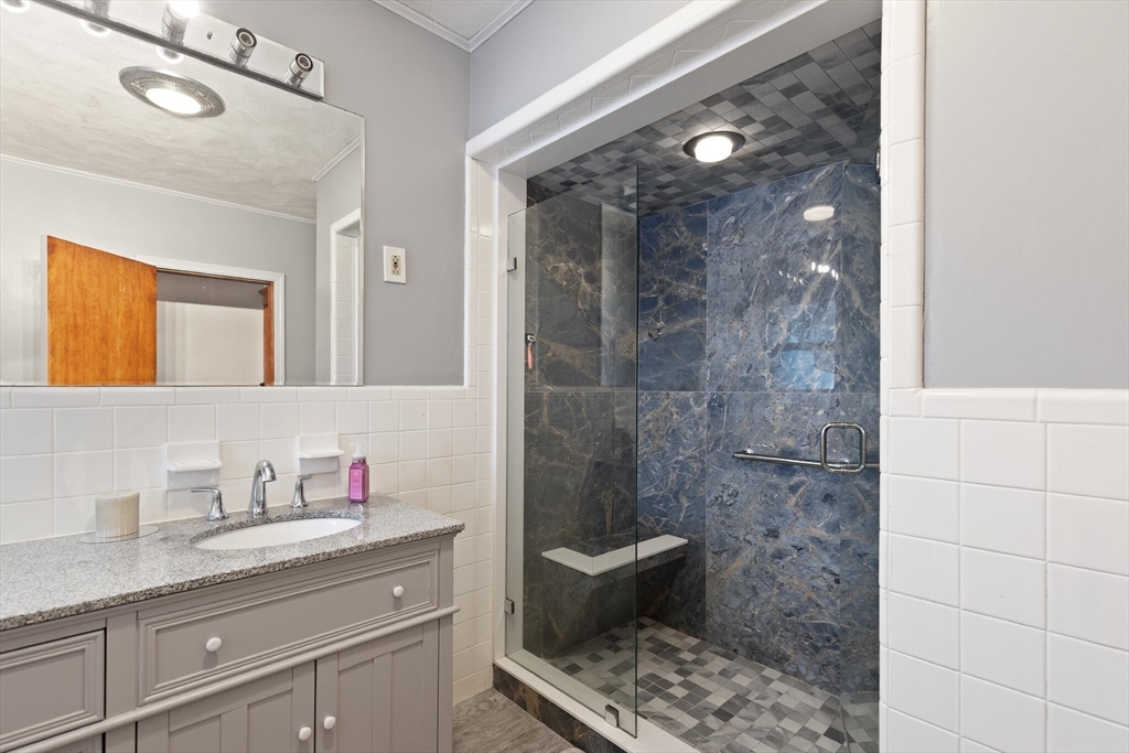 Salem, Massachusetts, 01970, United States, 3 Bedrooms Bedrooms, ,1 BathroomBathrooms,Residential,For Sale,1988229