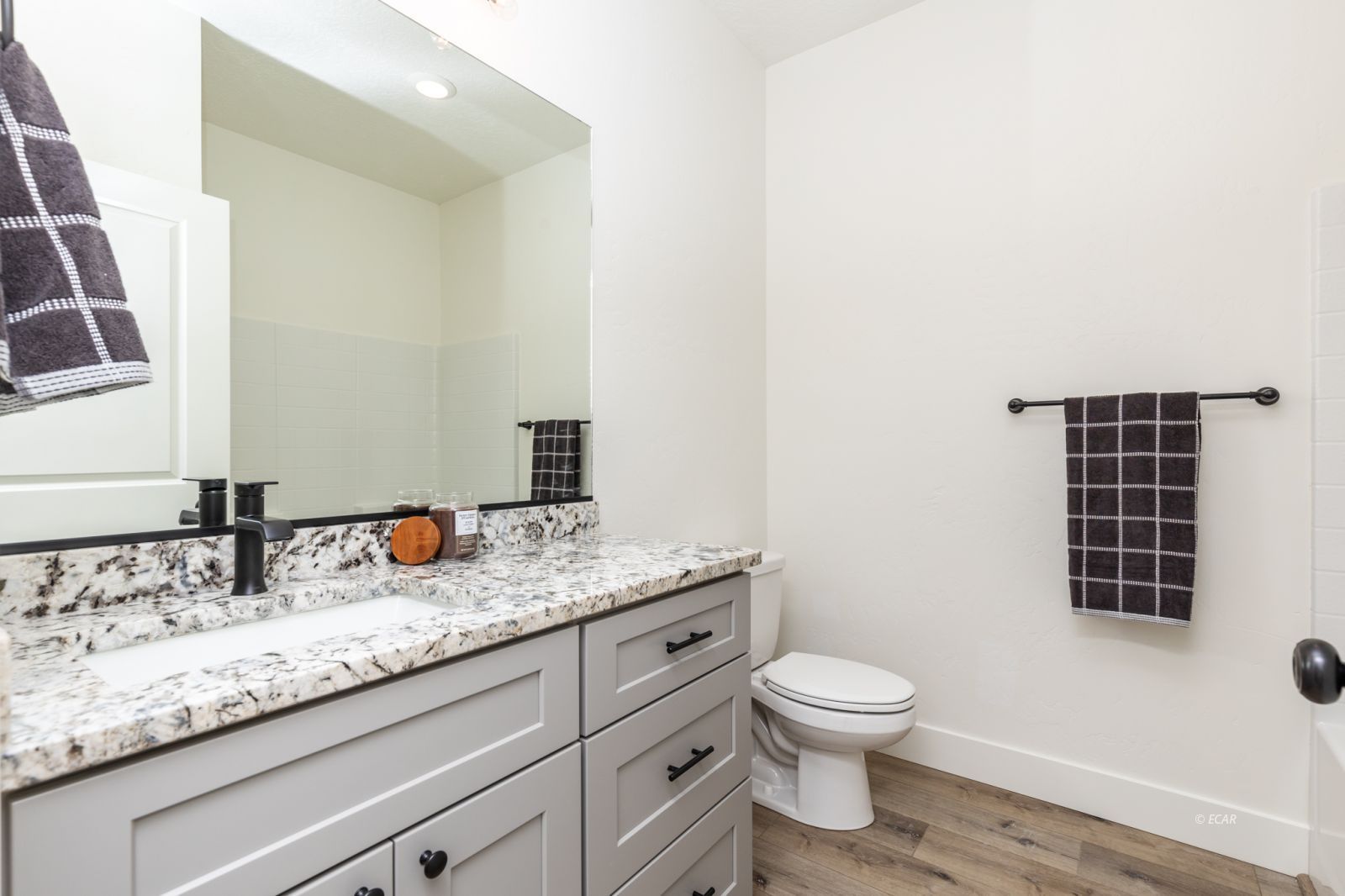 Elko, Nevada, 89801, United States, 3 Bedrooms Bedrooms, ,2 BathroomsBathrooms,Residential,For Sale,1933548