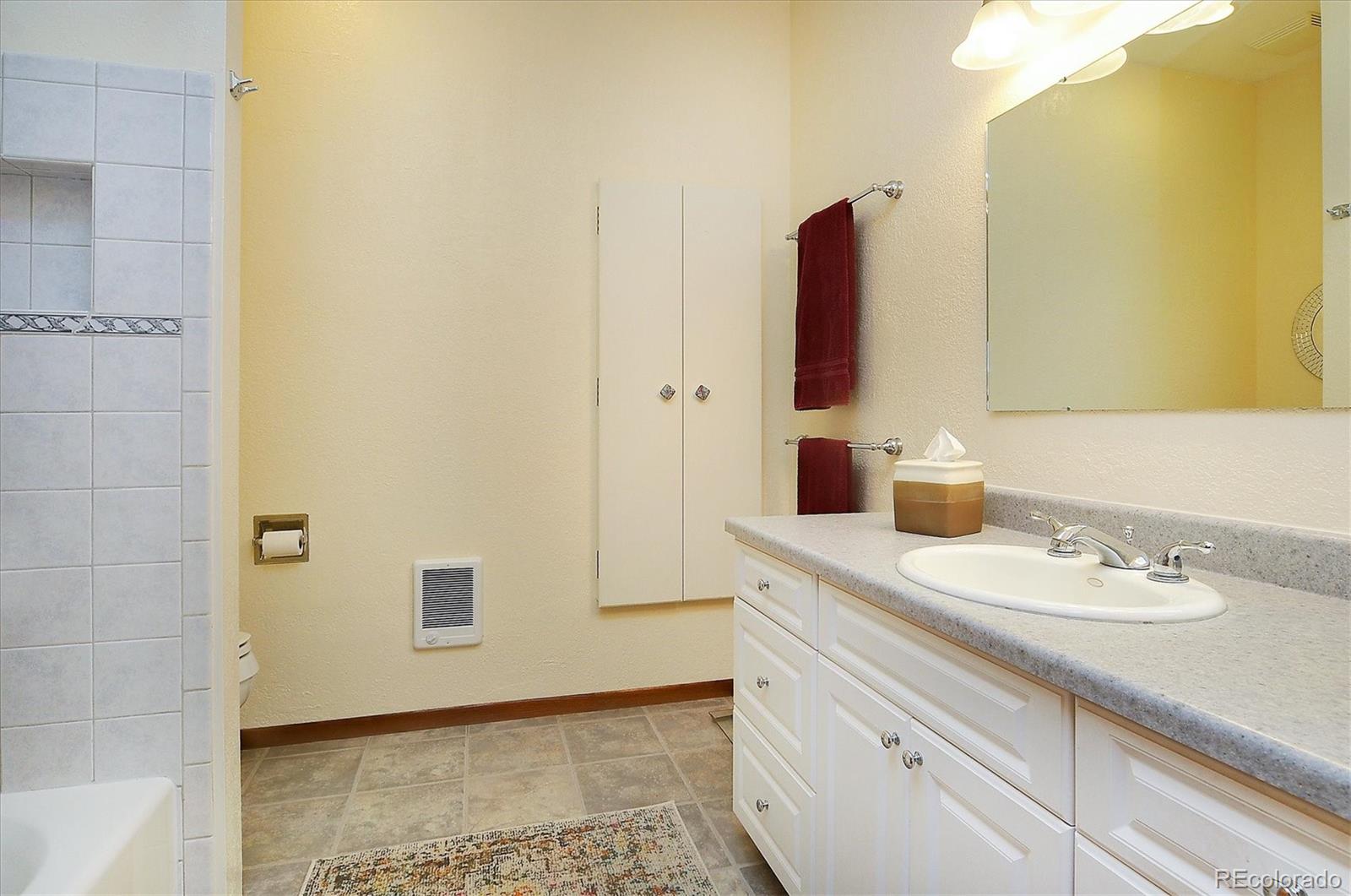 Howard, Colorado, 81233, United States, 4 Bedrooms Bedrooms, ,1 BathroomBathrooms,Residential,For Sale,1921674