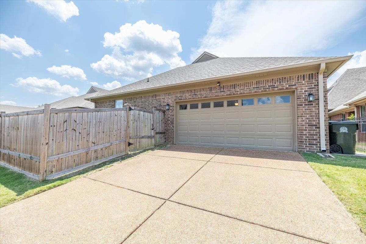 Collierville, Tennessee, 38017, United States, 4 Bedrooms Bedrooms, ,3 BathroomsBathrooms,Residential,For Sale,1907288