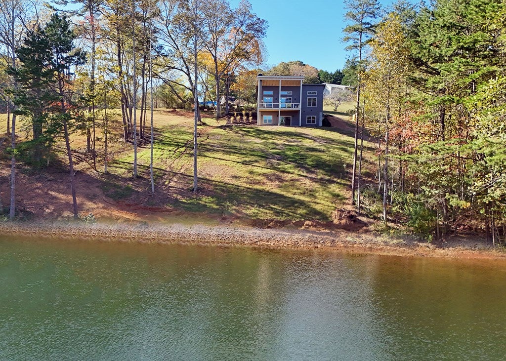 Hayesville, North Carolina, 28904, United States, 3 Bedrooms Bedrooms, ,4 BathroomsBathrooms,Residential,For Sale,1839913