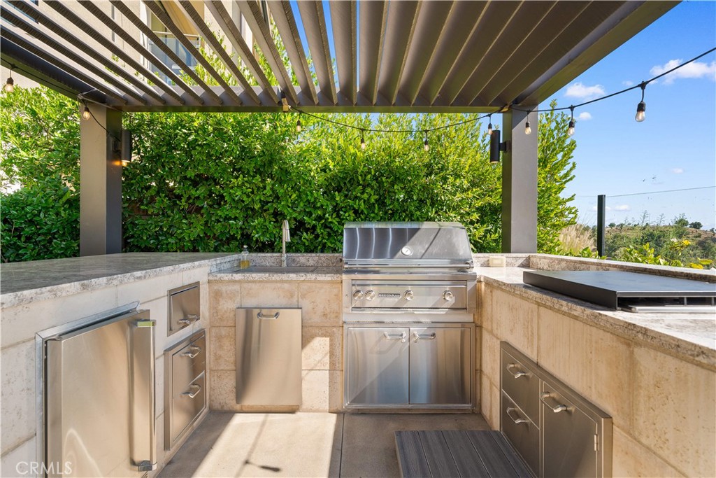 Irvine, California, 92602, United States, 5 Bedrooms Bedrooms, ,6 BathroomsBathrooms,Residential,For Sale,1982881