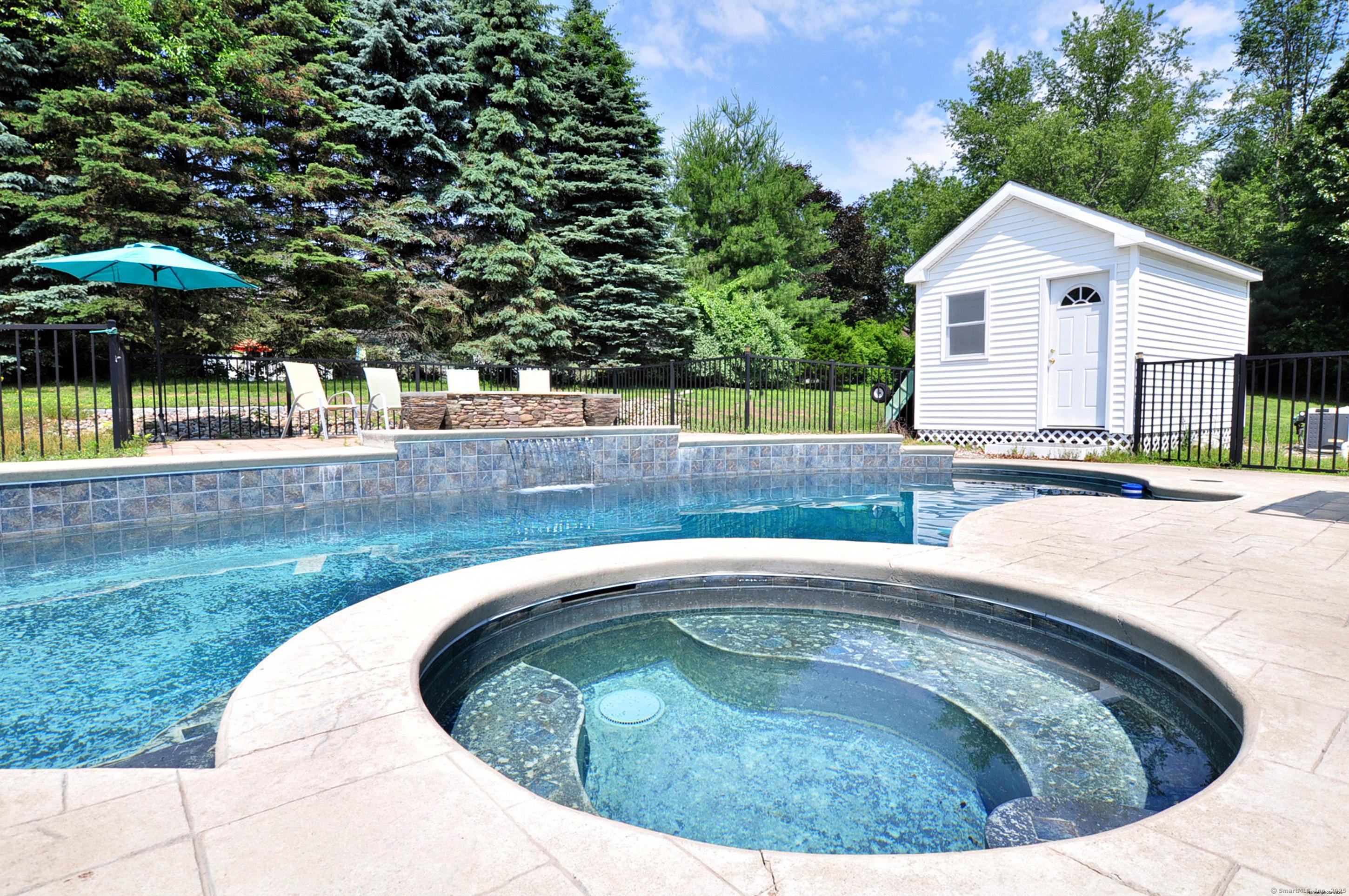 Southington, Connecticut, 06479, United States, 3 Bedrooms Bedrooms, ,4 BathroomsBathrooms,Residential,For Sale,1869273