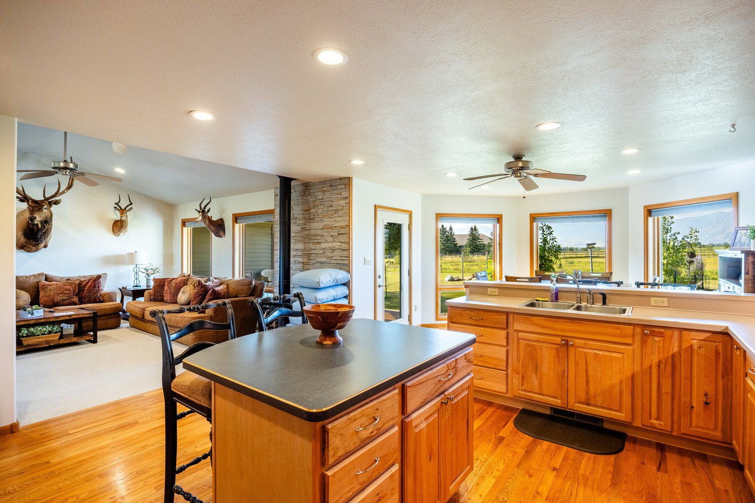 Sheridan, Wyoming, 82801, United States, 3 Bedrooms Bedrooms, ,2 BathroomsBathrooms,Residential,For Sale,1941292