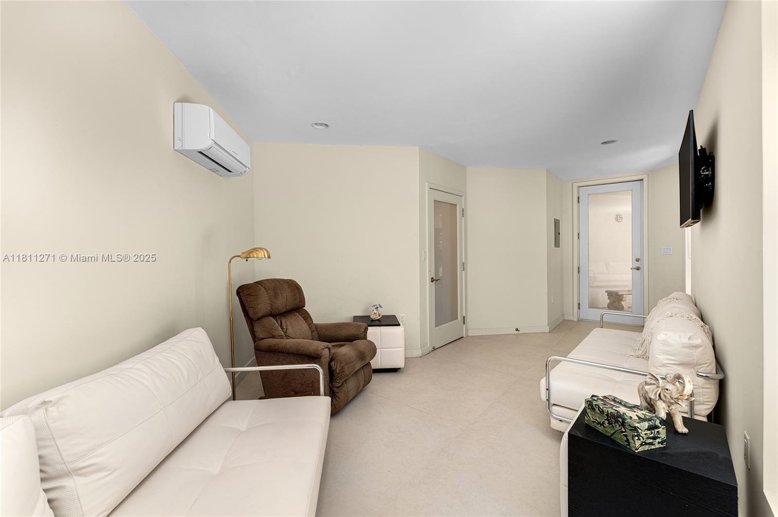 Miami Beach, Florida, 33109, United States, 4 Bedrooms Bedrooms, ,4 BathroomsBathrooms,Residential,For Sale,1837021