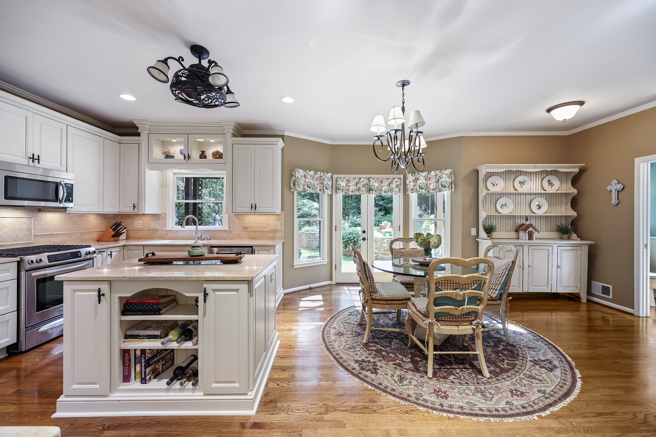  Beautifully Maintained Home in Highly Desirable Lee’s Crossing - 物件實景