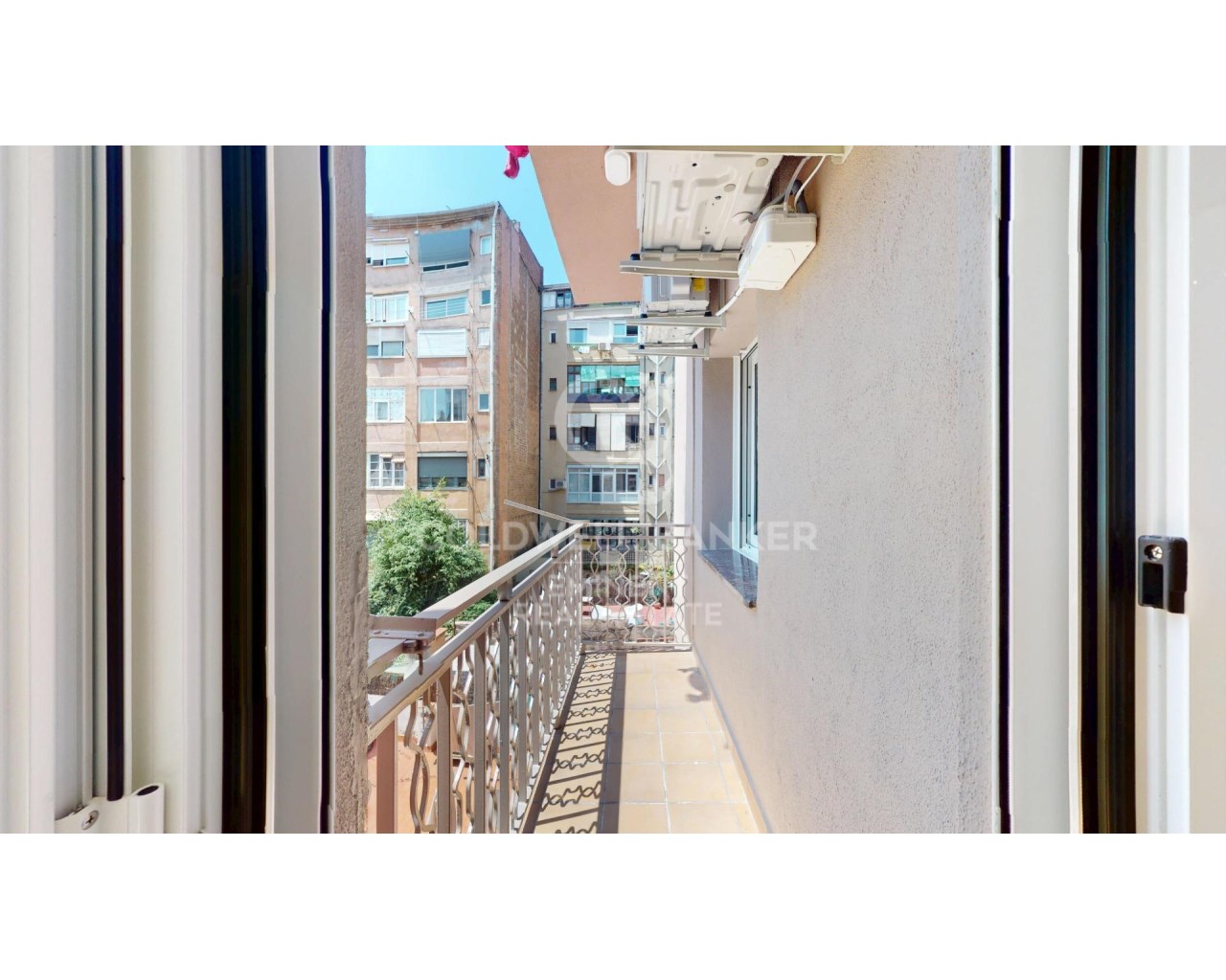 Barcelona, Catalonia, ES, 4 Bedrooms Bedrooms, ,2 BathroomsBathrooms,Residential,For Sale,1826815
