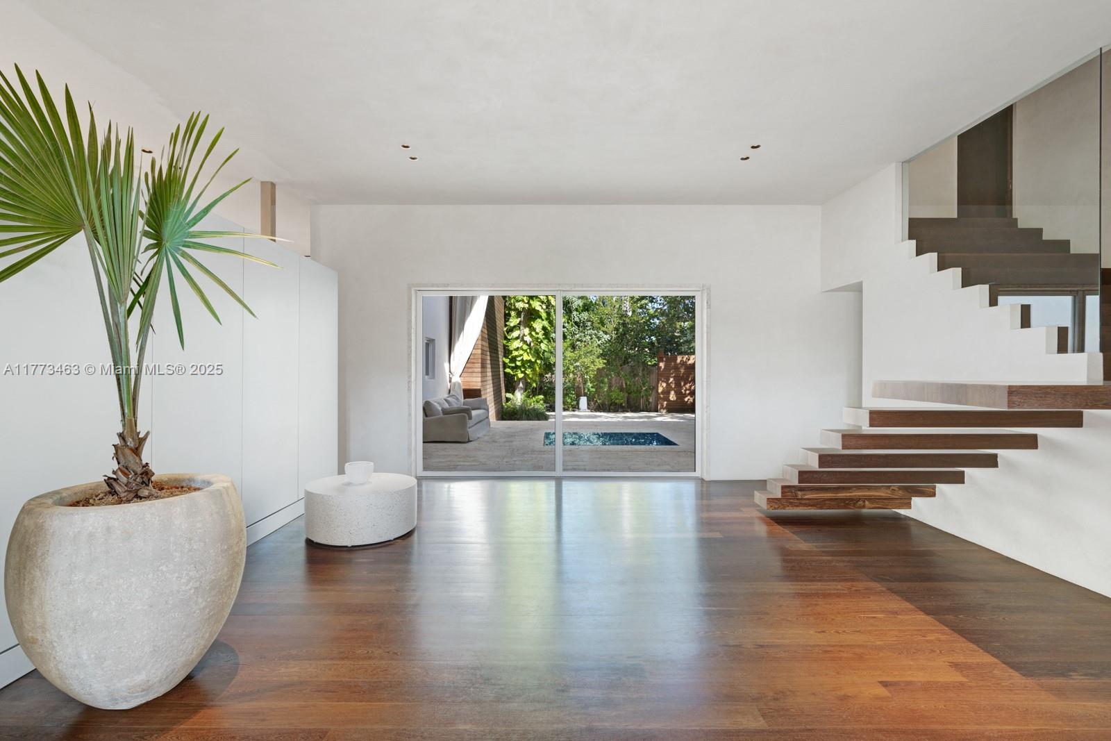 Miami Beach, Florida, 33140, United States, 6 Bedrooms Bedrooms, ,7 BathroomsBathrooms,Residential,For Sale,1759763