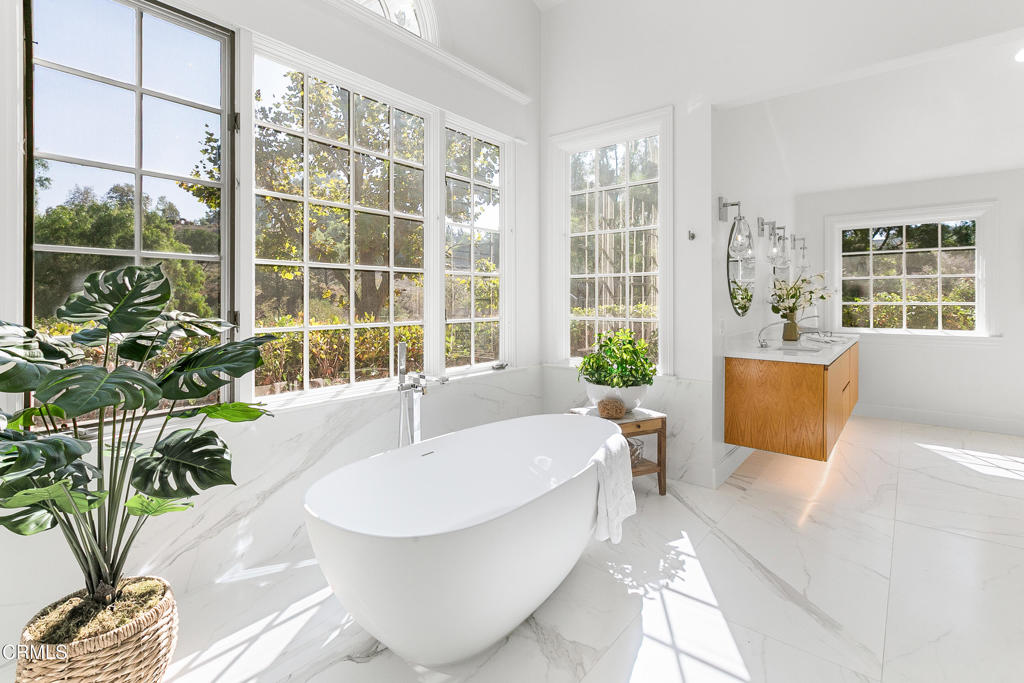 Camarillo, California, 93012, United States, 5 Bedrooms Bedrooms, ,7 BathroomsBathrooms,Residential,For Sale,1996163