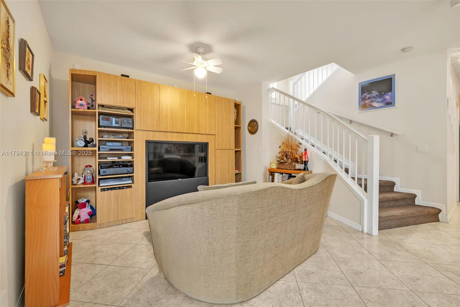 Davie, Florida, 33328, United States, 5 Bedrooms Bedrooms, ,4 BathroomsBathrooms,Residential,For Sale,1793011