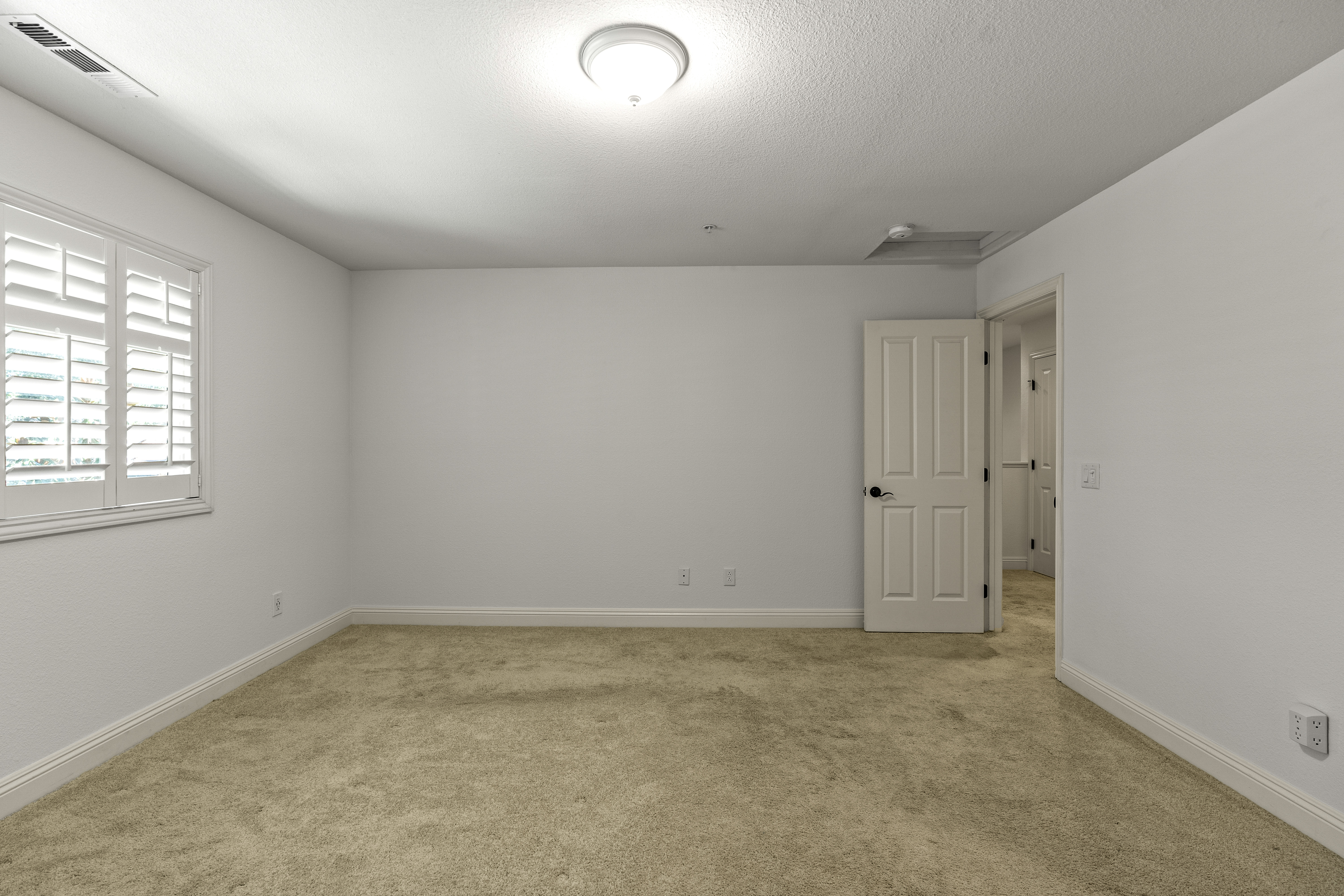  1357 Magnolia Ave - 物件實景