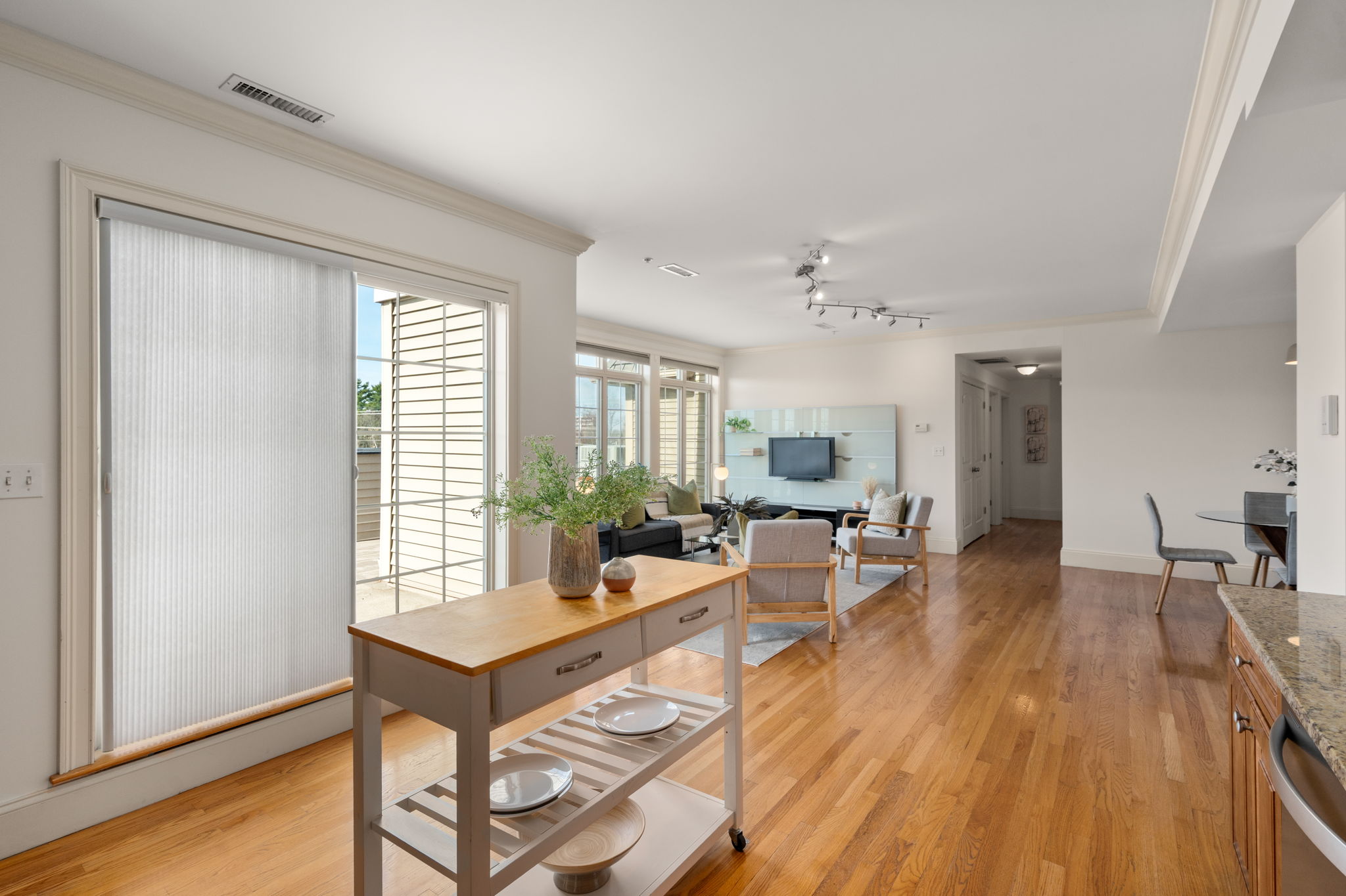  255 Winter Street, Unit 403, Waltham, MA, 02451 - 物件實景