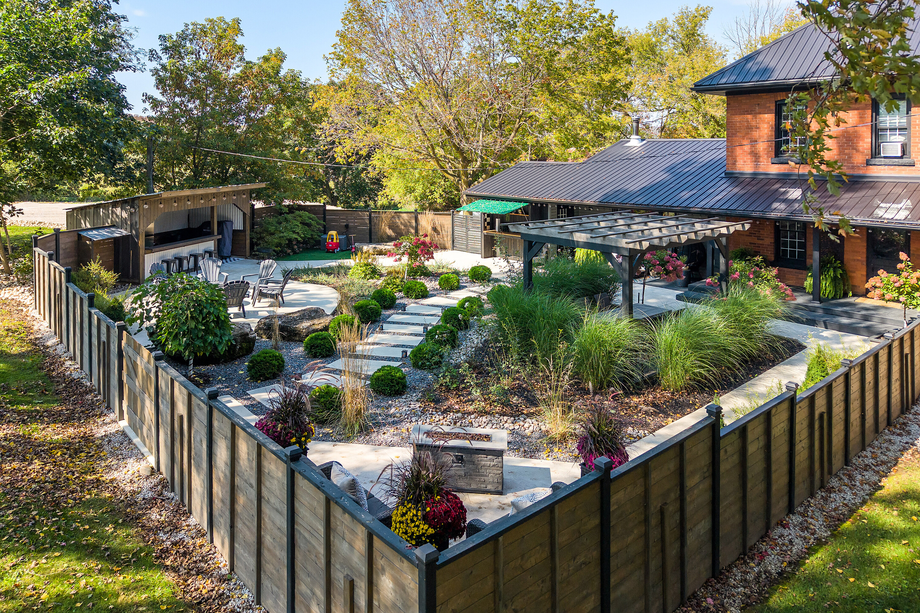  Charming Century Home - 物件實景