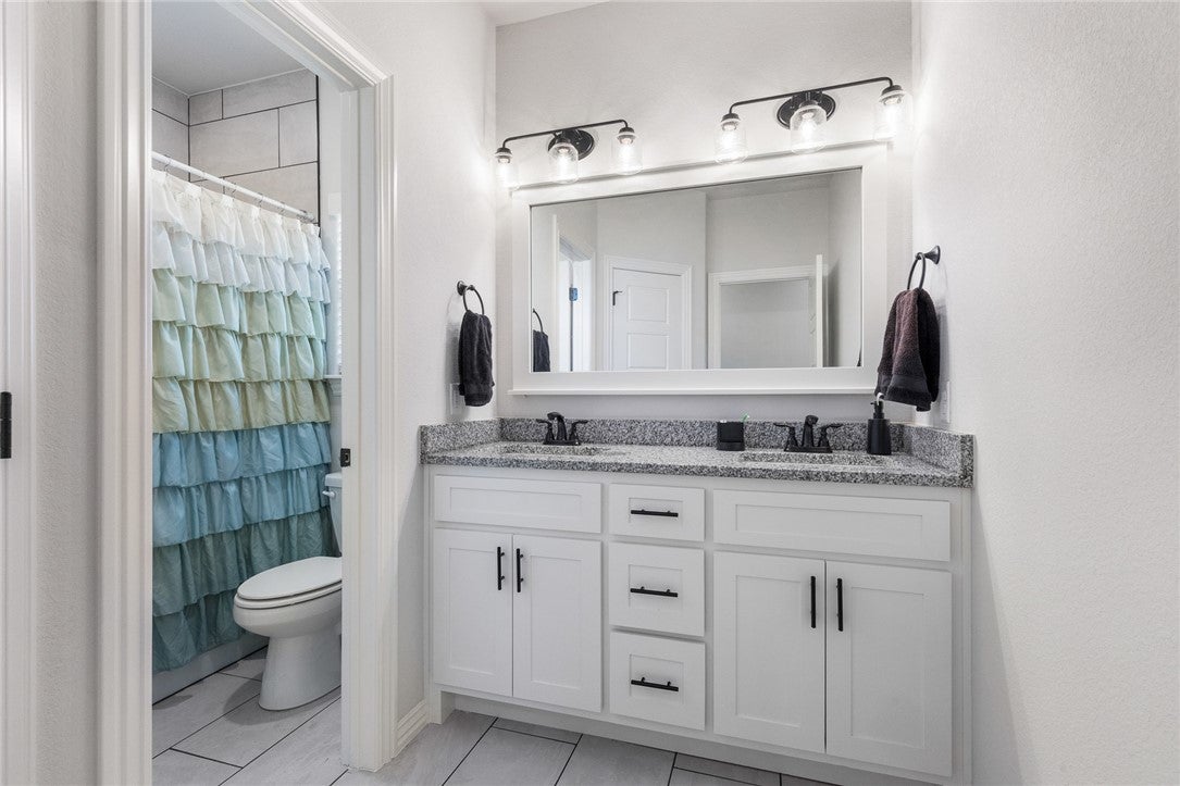 Pea Ridge, Arkansas, 72751, United States, 4 Bedrooms Bedrooms, ,3 BathroomsBathrooms,Residential,For Sale,1995681