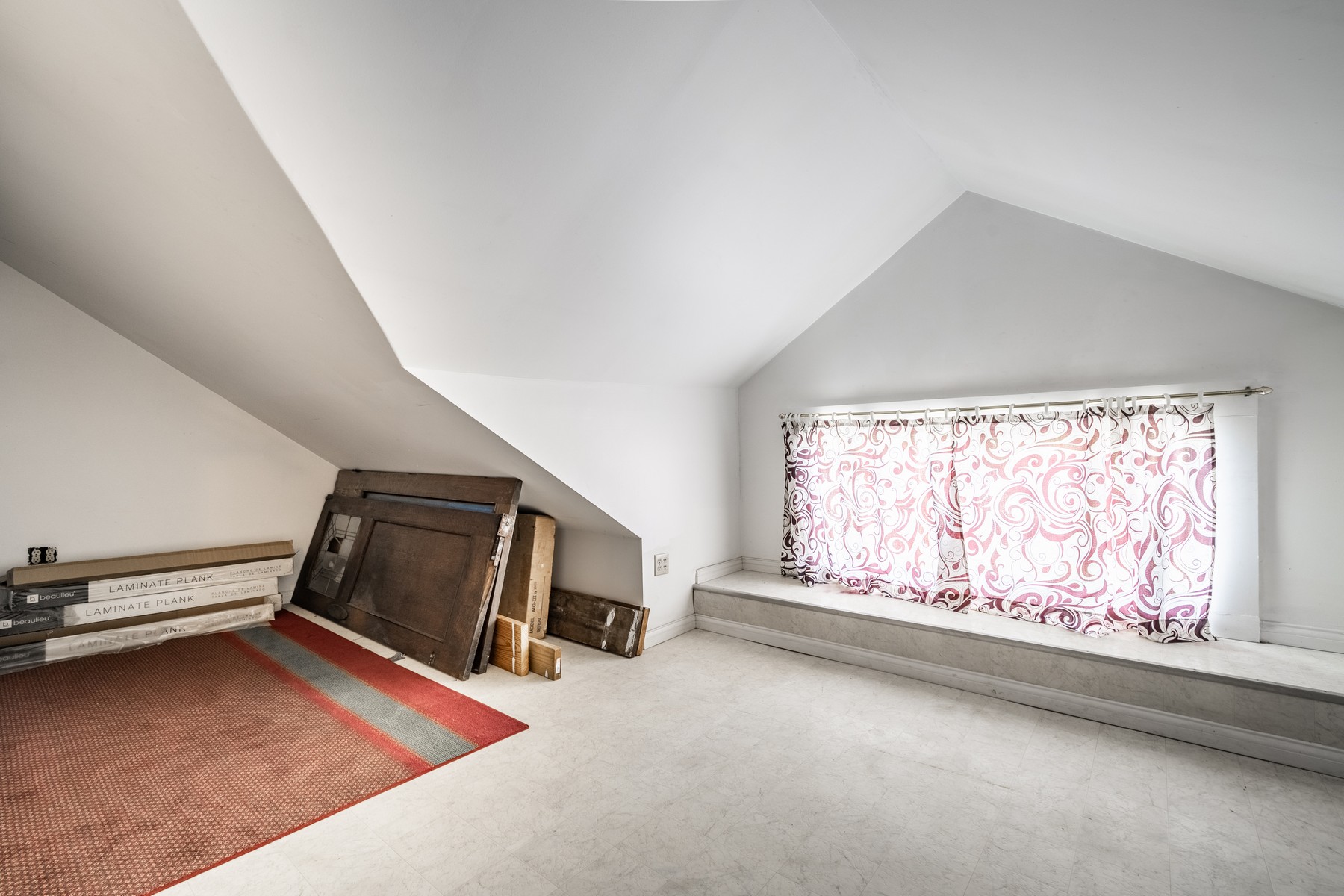  Charming Indianapolis Home with Stained Woodwork and Hardwood Floors - 物件實景