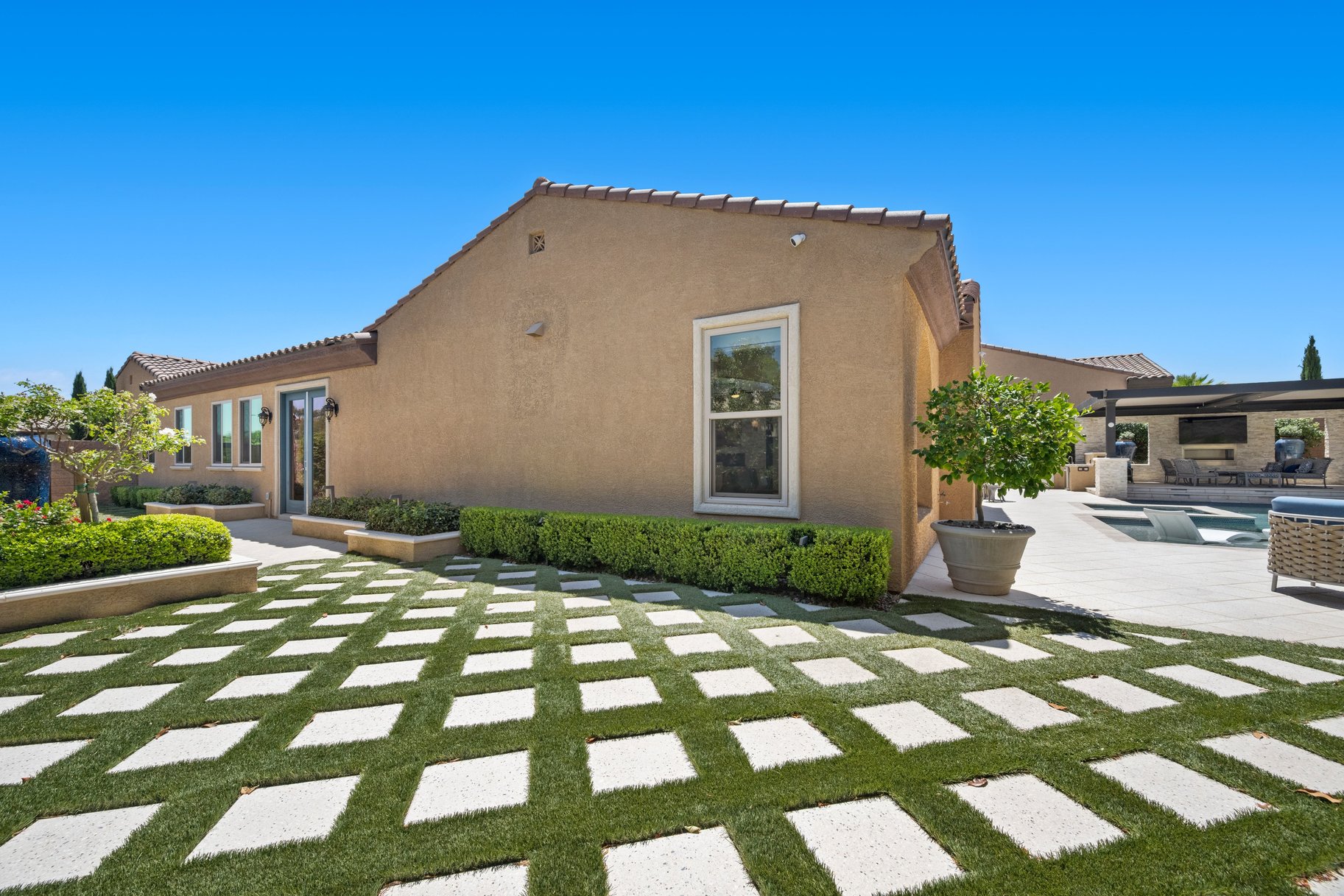  DESIGNER DREAM OASIS IN GATED LAKE LAS VEGAS, FURNISHED TURN-KEY - 物件實景