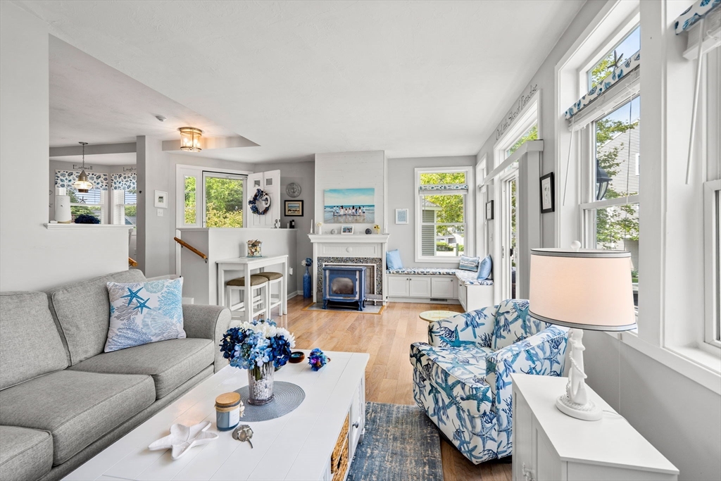 Plymouth, Massachusetts, 02360, United States, 2 Bedrooms Bedrooms, ,2 BathroomsBathrooms,Residential,For Sale,1917487