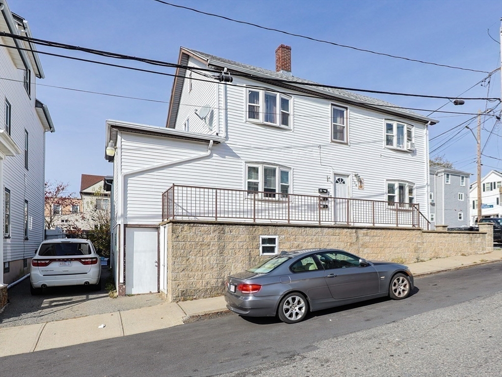 Fall River, Massachusetts, 02720, United States, 6 Bedrooms Bedrooms, ,3 BathroomsBathrooms,Residential,For Sale,2045216