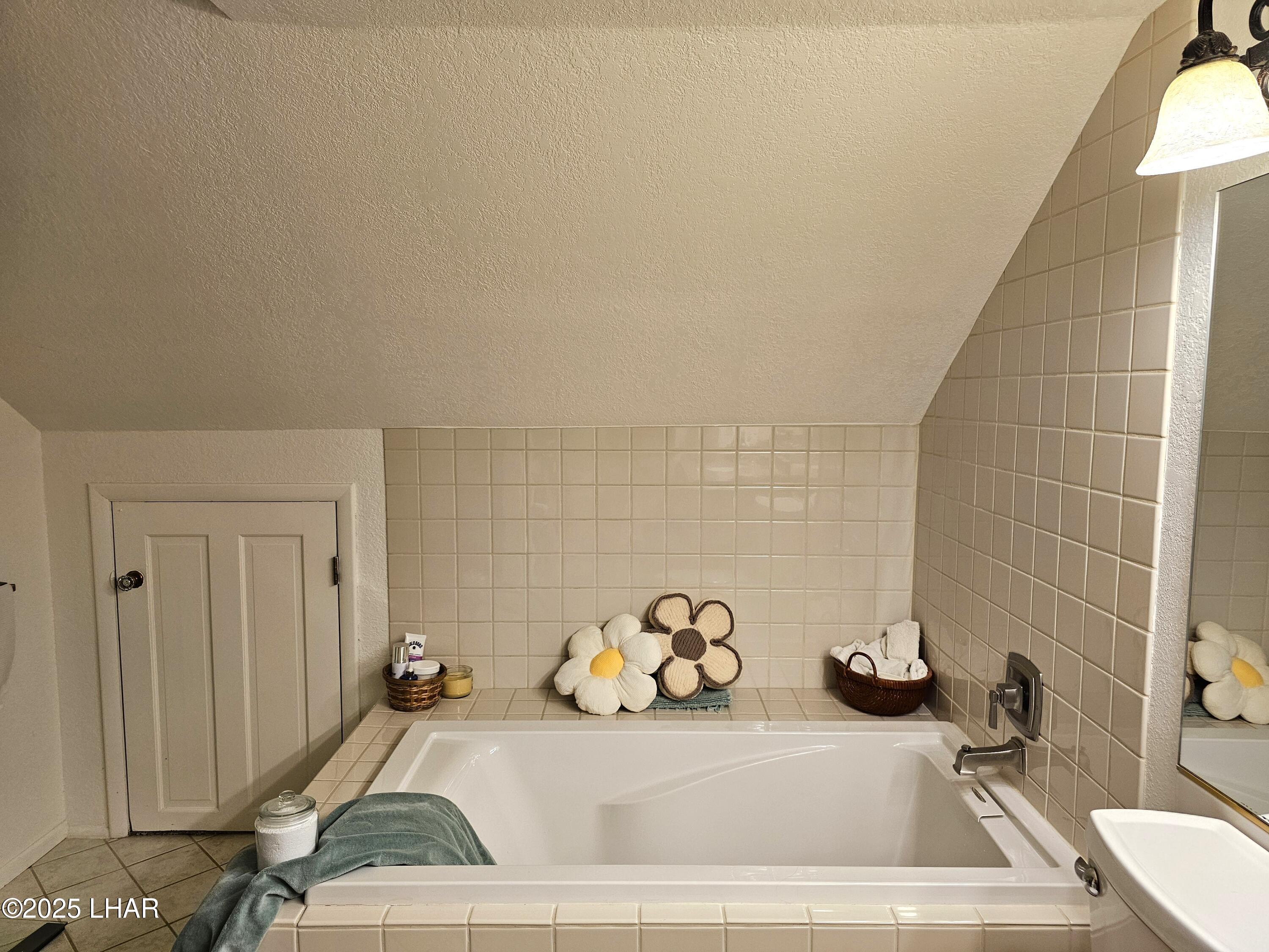 Lake Havasu City, Arizona, 86403, United States, 2 Bedrooms Bedrooms, ,3 BathroomsBathrooms,Residential,For Sale,2001999