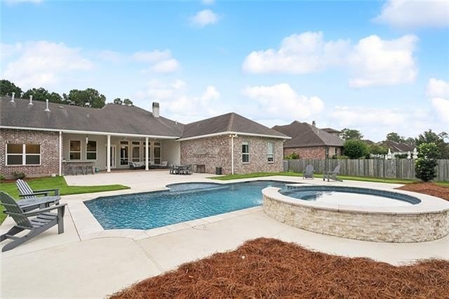 Madisonville, Louisiana, 70447, United States, 4 Bedrooms Bedrooms, ,6 BathroomsBathrooms,Residential,For Sale,1921490