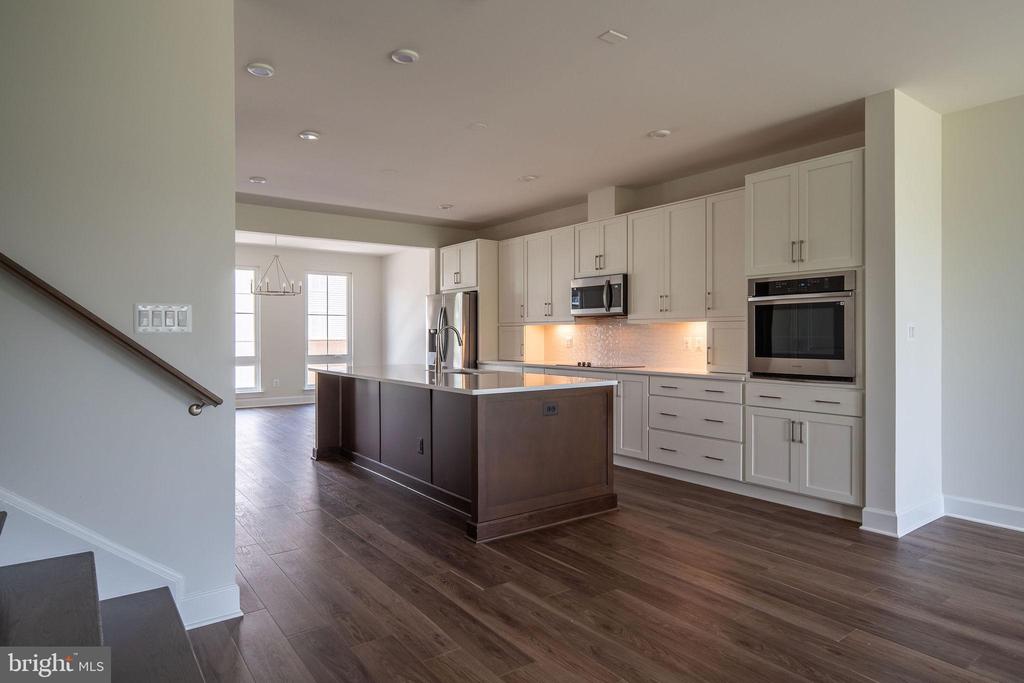 Woodbridge, Virginia, 22191, United States, 3 Bedrooms Bedrooms, ,4 BathroomsBathrooms,Residential,For Sale,1984247