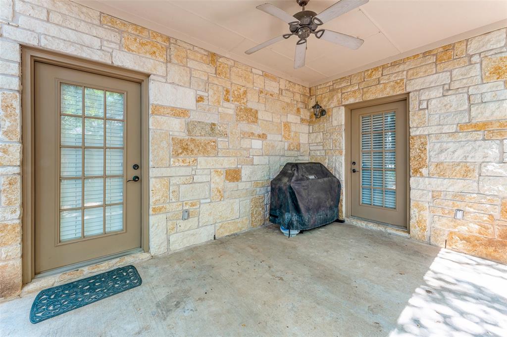 Granbury, Texas, 76048, United States, 4 Bedrooms Bedrooms, ,3 BathroomsBathrooms,Residential,For Sale,1978799
