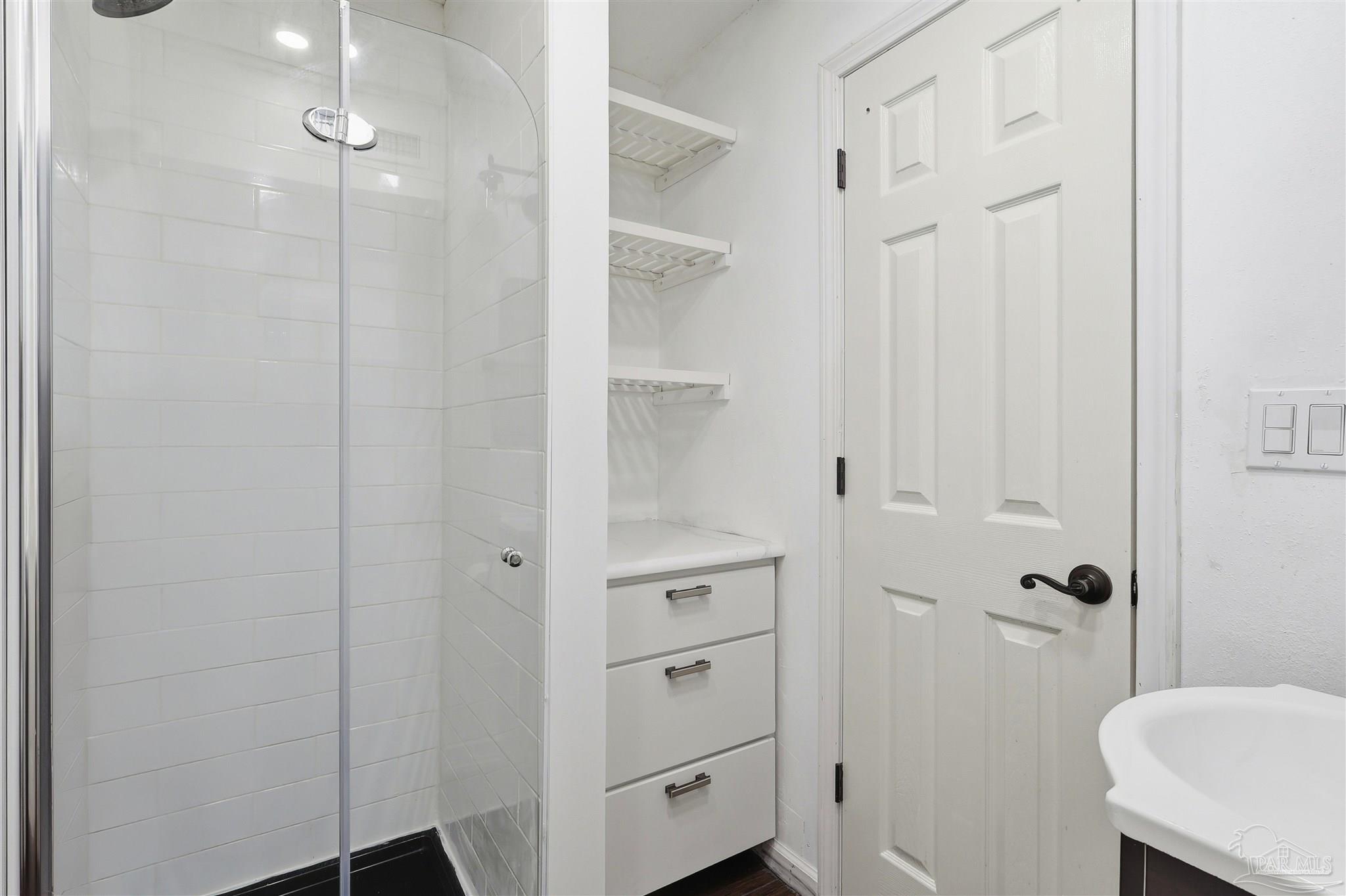 Milton, Florida, 32583, United States, 3 Bedrooms Bedrooms, ,4 BathroomsBathrooms,Residential,For Sale,1991354