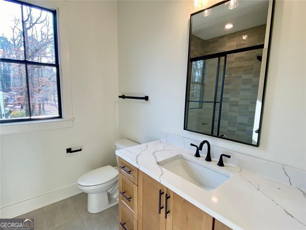 Gainesville, Georgia, 30506, United States, 5 Bedrooms Bedrooms, ,4 BathroomsBathrooms,Residential,For Sale,1909914