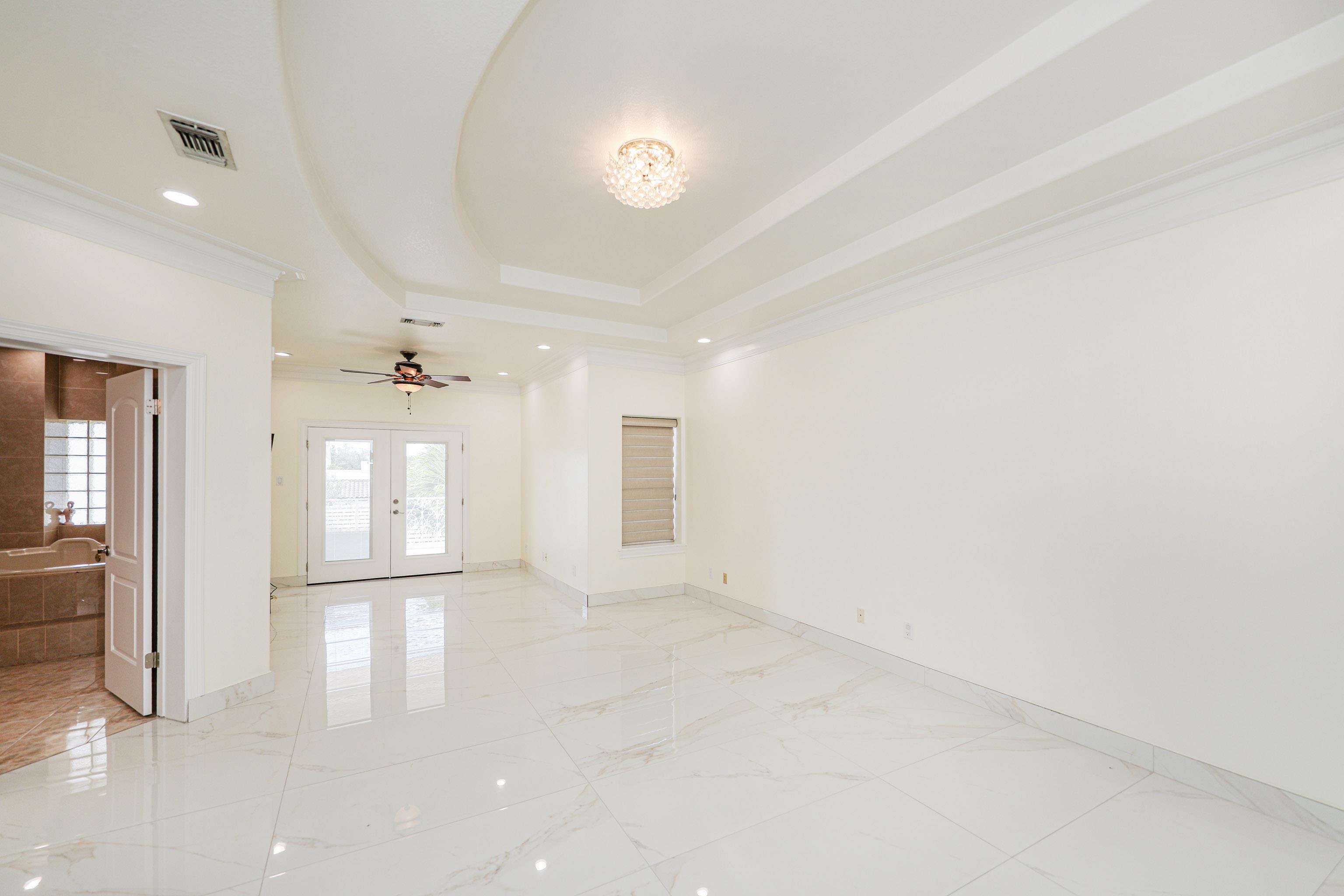 Laredo, Texas, 78041, United States, 4 Bedrooms Bedrooms, ,6 BathroomsBathrooms,Residential,For Sale,1989107