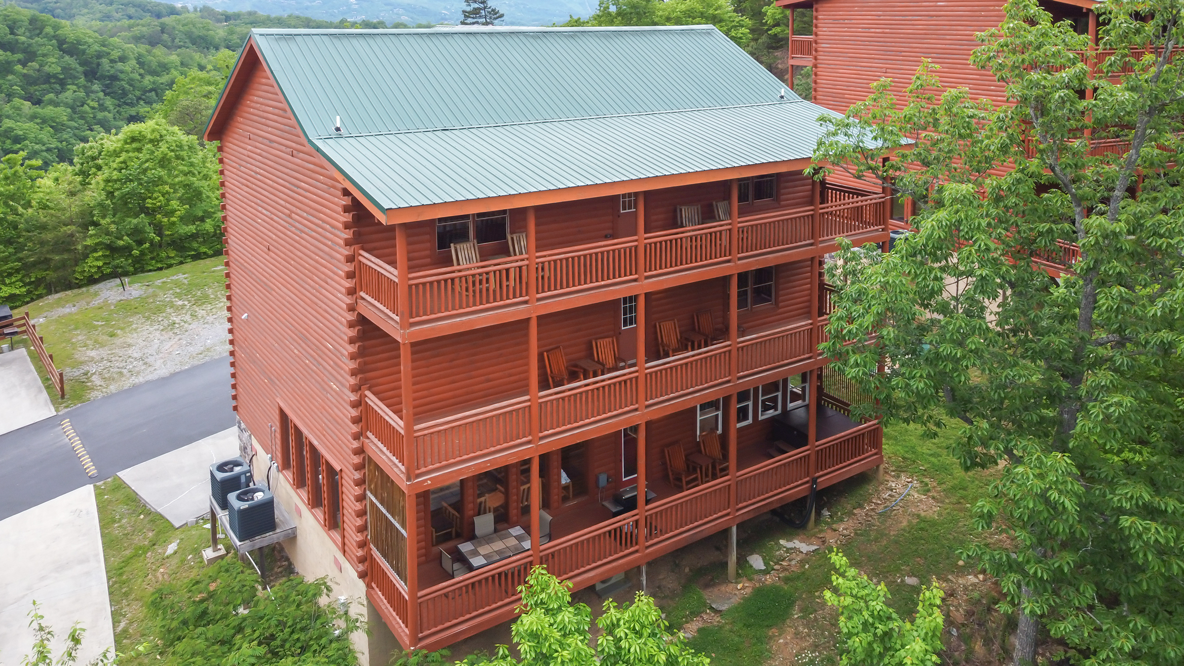 Sevierville, Tennessee, 37862, United States, 6 Bedrooms Bedrooms, ,7 BathroomsBathrooms,Residential,For Sale,1798299