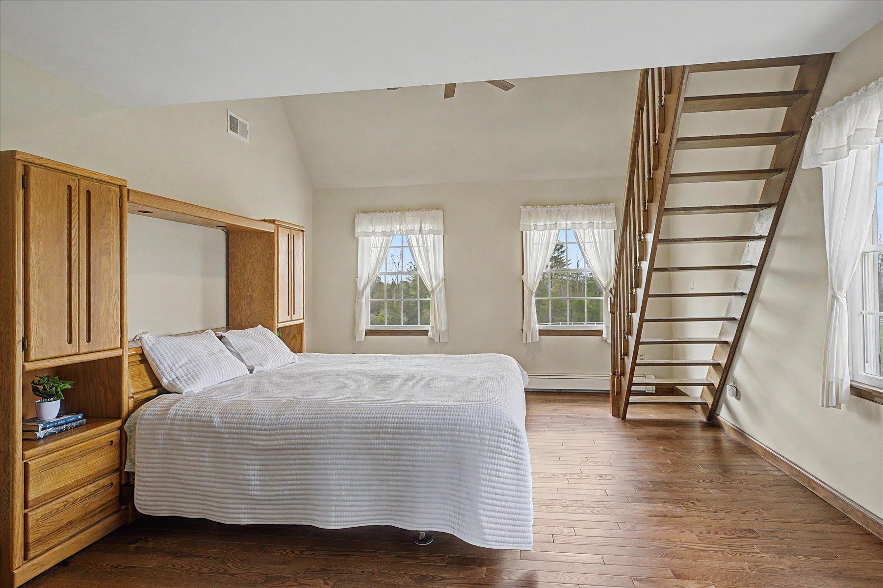  Well Maintained Colonial Home with Exceptional Equestrian Property - 物件實景