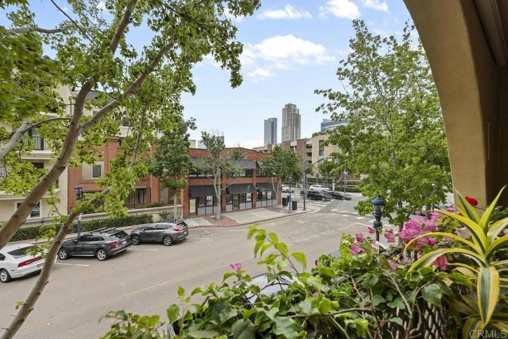 San Diego, California, 92101, United States, 2 Bedrooms Bedrooms, ,3 BathroomsBathrooms,Residential,For Sale,1856536
