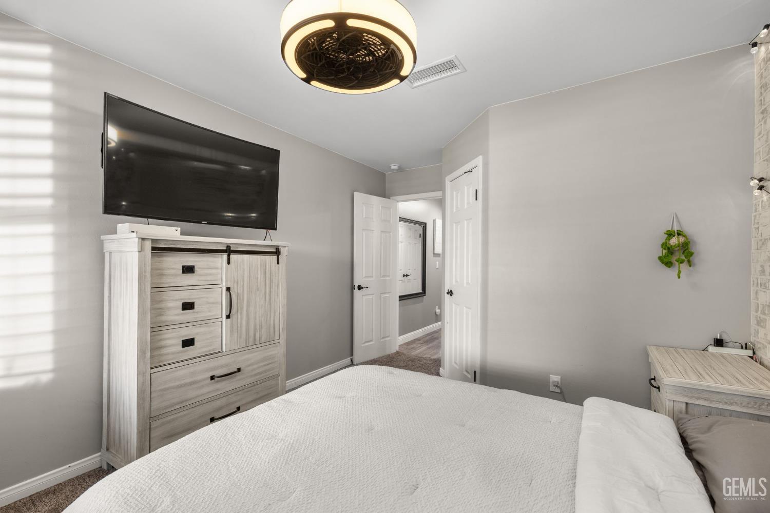 Bakersfield, California, 93312, United States, 4 Bedrooms Bedrooms, ,2 BathroomsBathrooms,Residential,For Sale,1970807